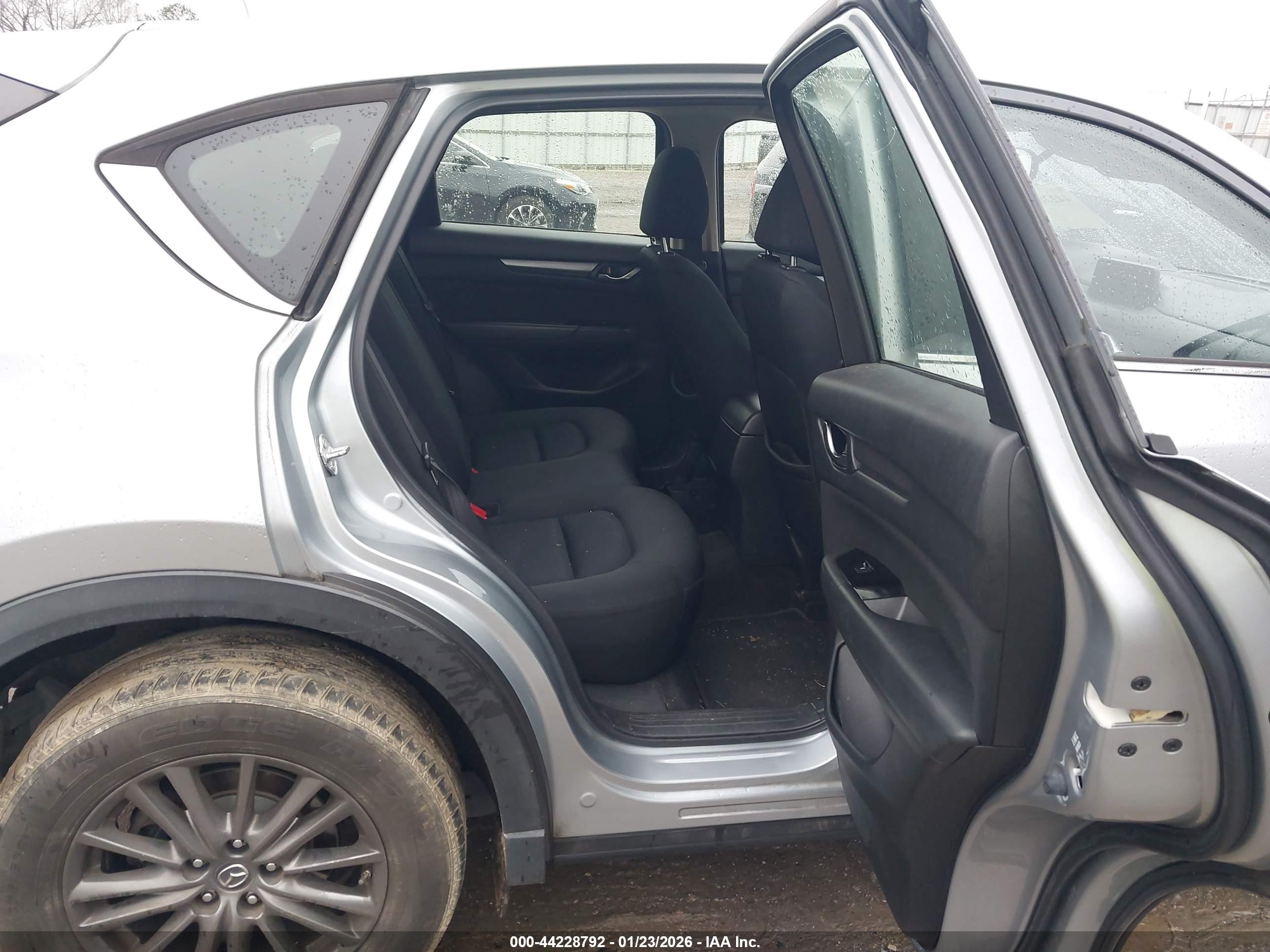 MAZDA CX-5 image 8