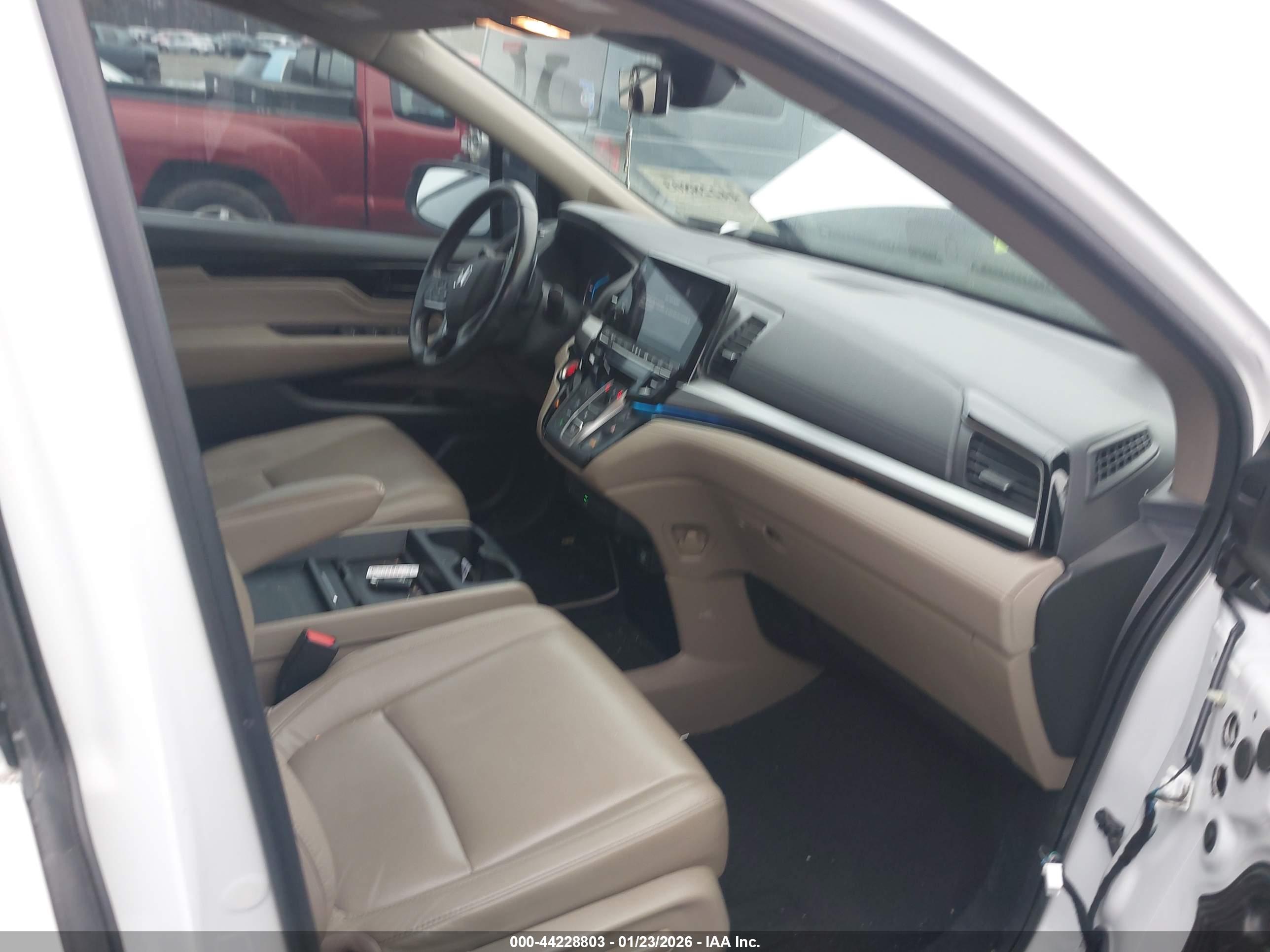 HONDA ODYSSEY image 5