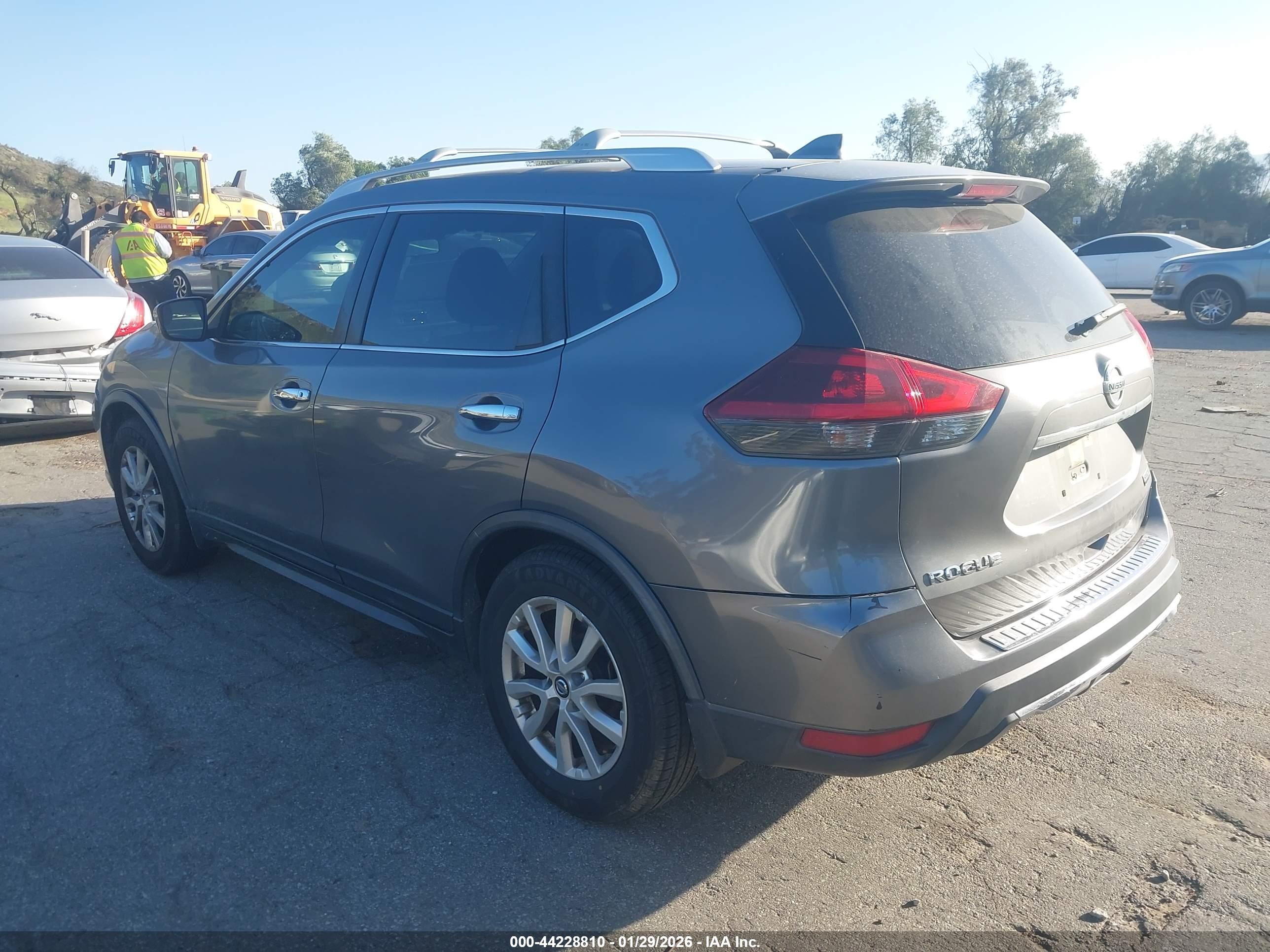 NISSAN ROGUE image 3