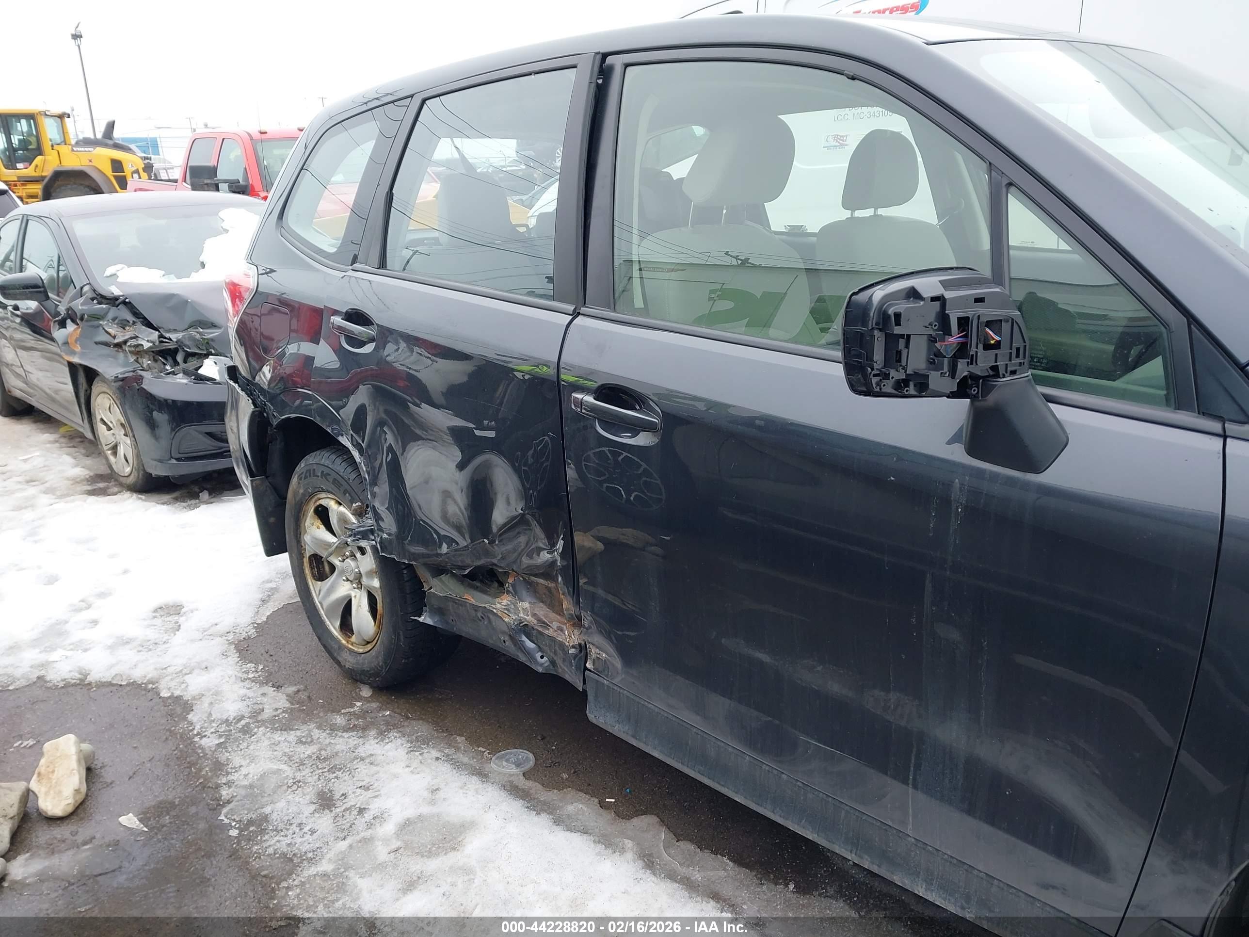 SUBARU FORESTER image 6