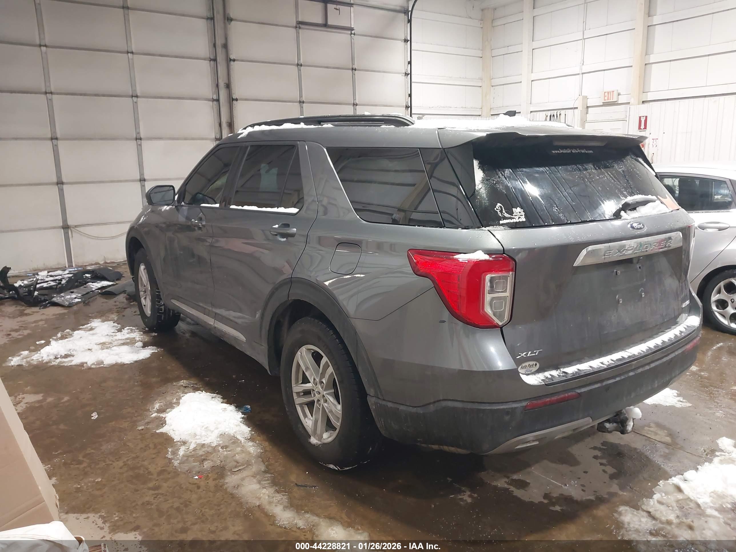 FORD EXPLORER image 3
