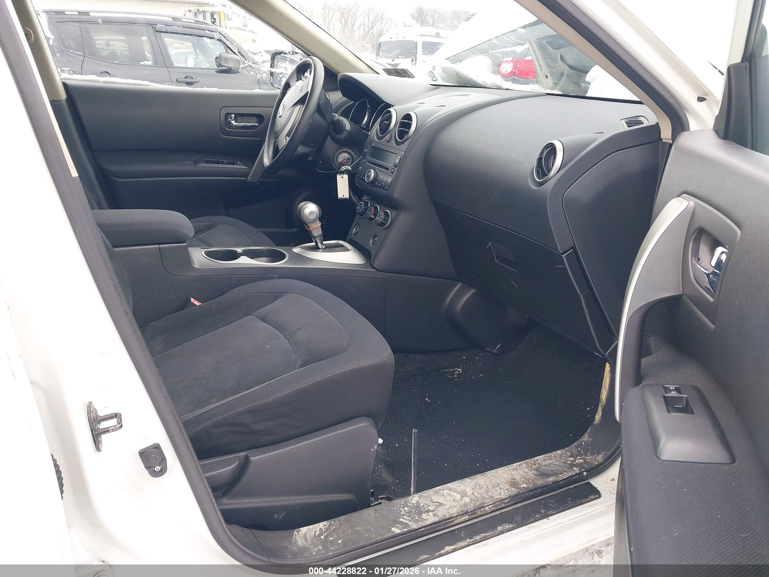 NISSAN ROGUE image 5