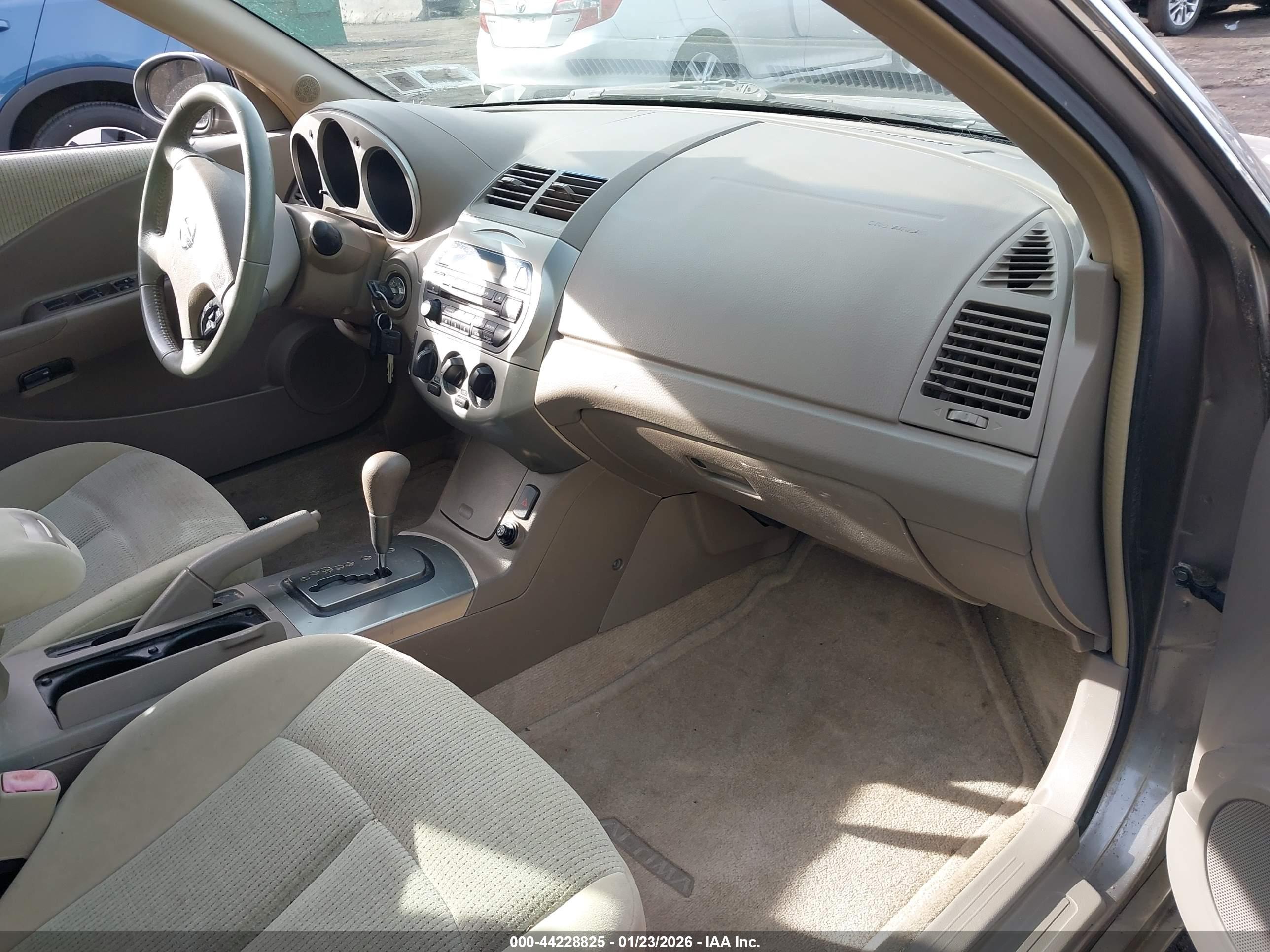 NISSAN ALTIMA image 5