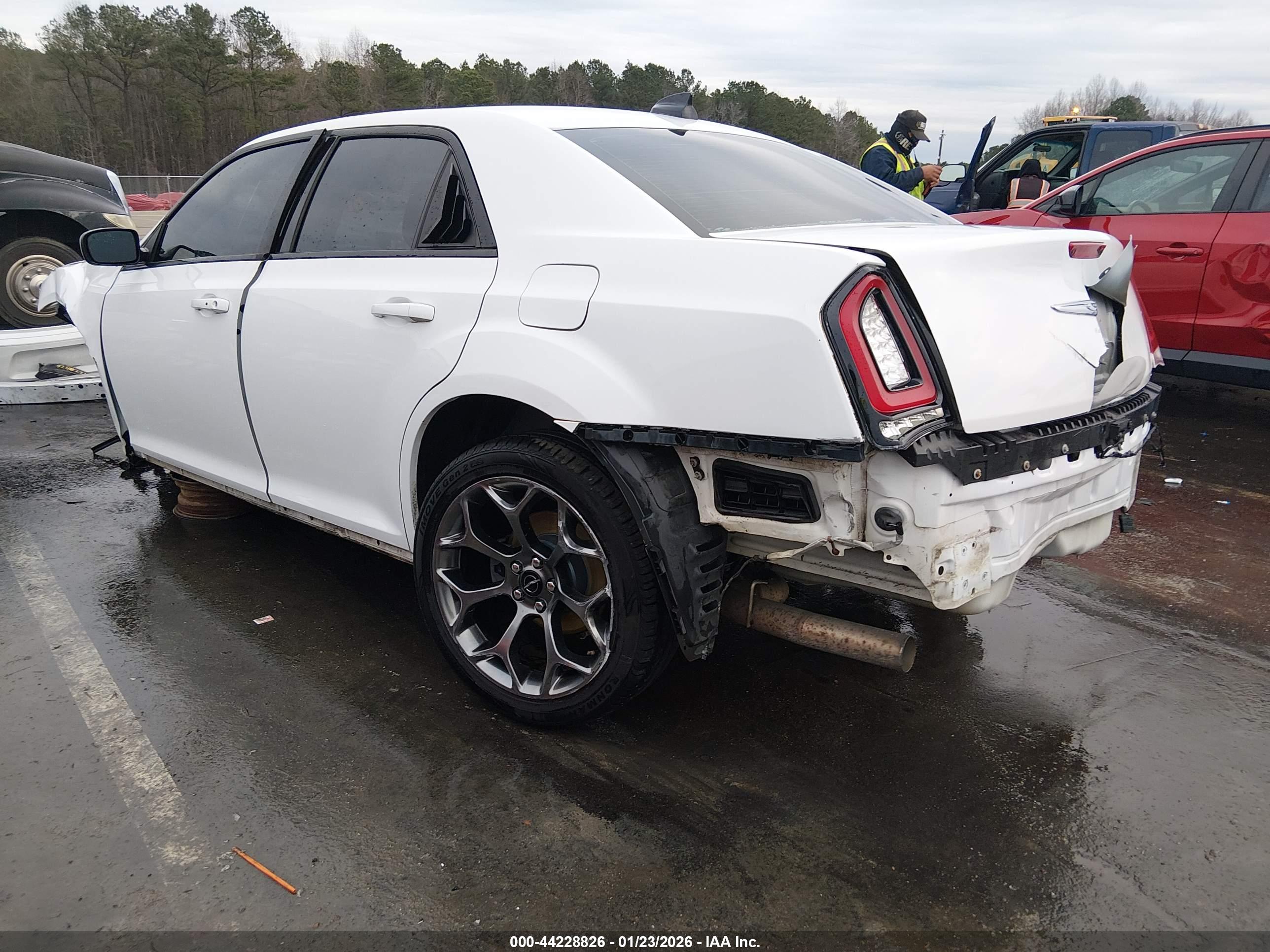 CHRYSLER 300 image 3