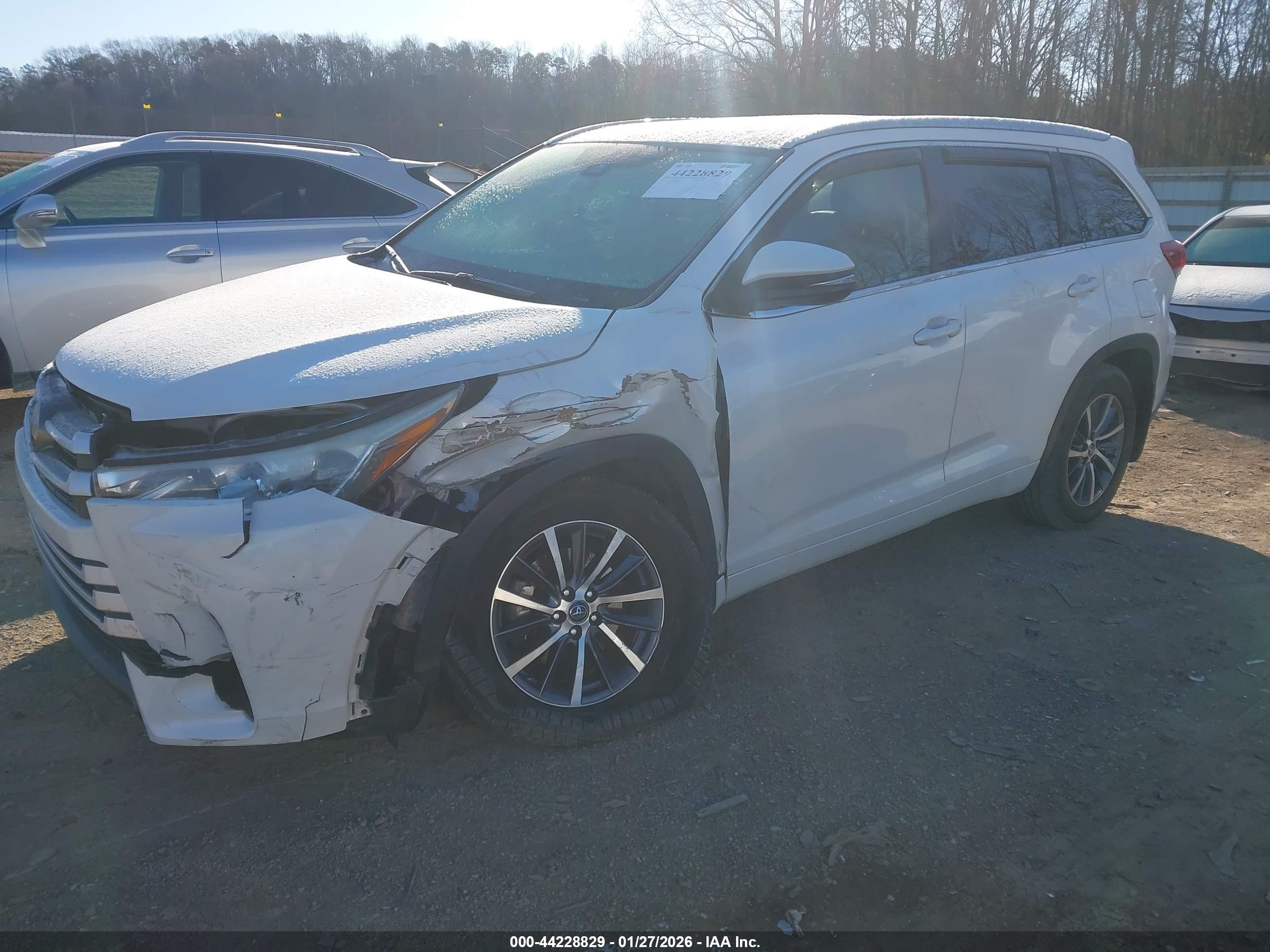 TOYOTA HIGHLANDER image 2