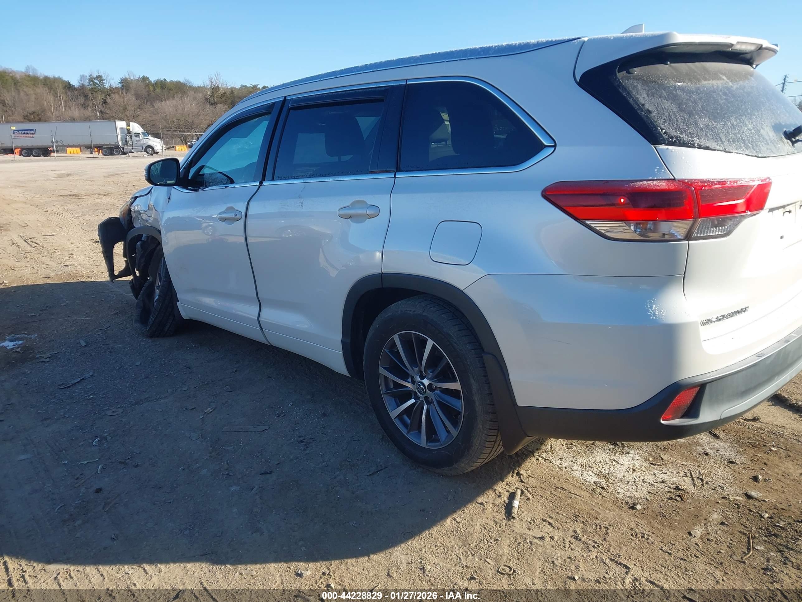 TOYOTA HIGHLANDER image 3