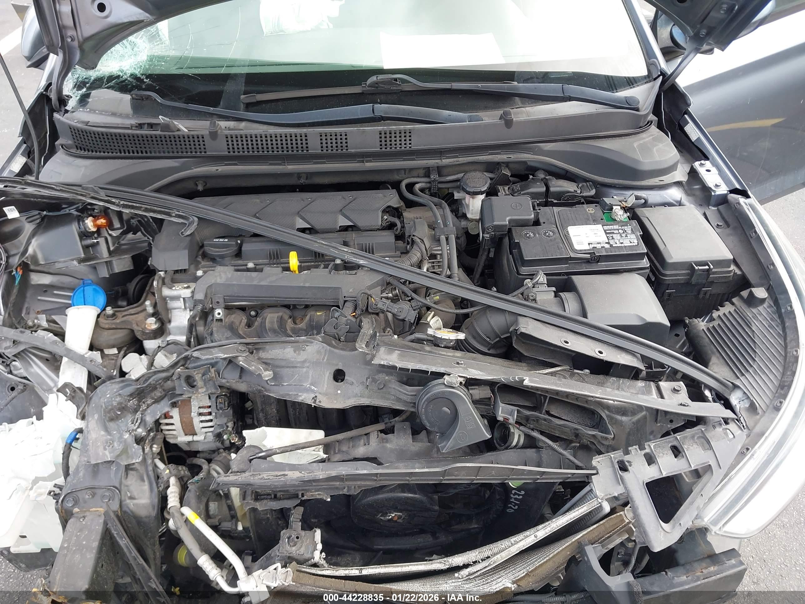 HYUNDAI ACCENT image 10