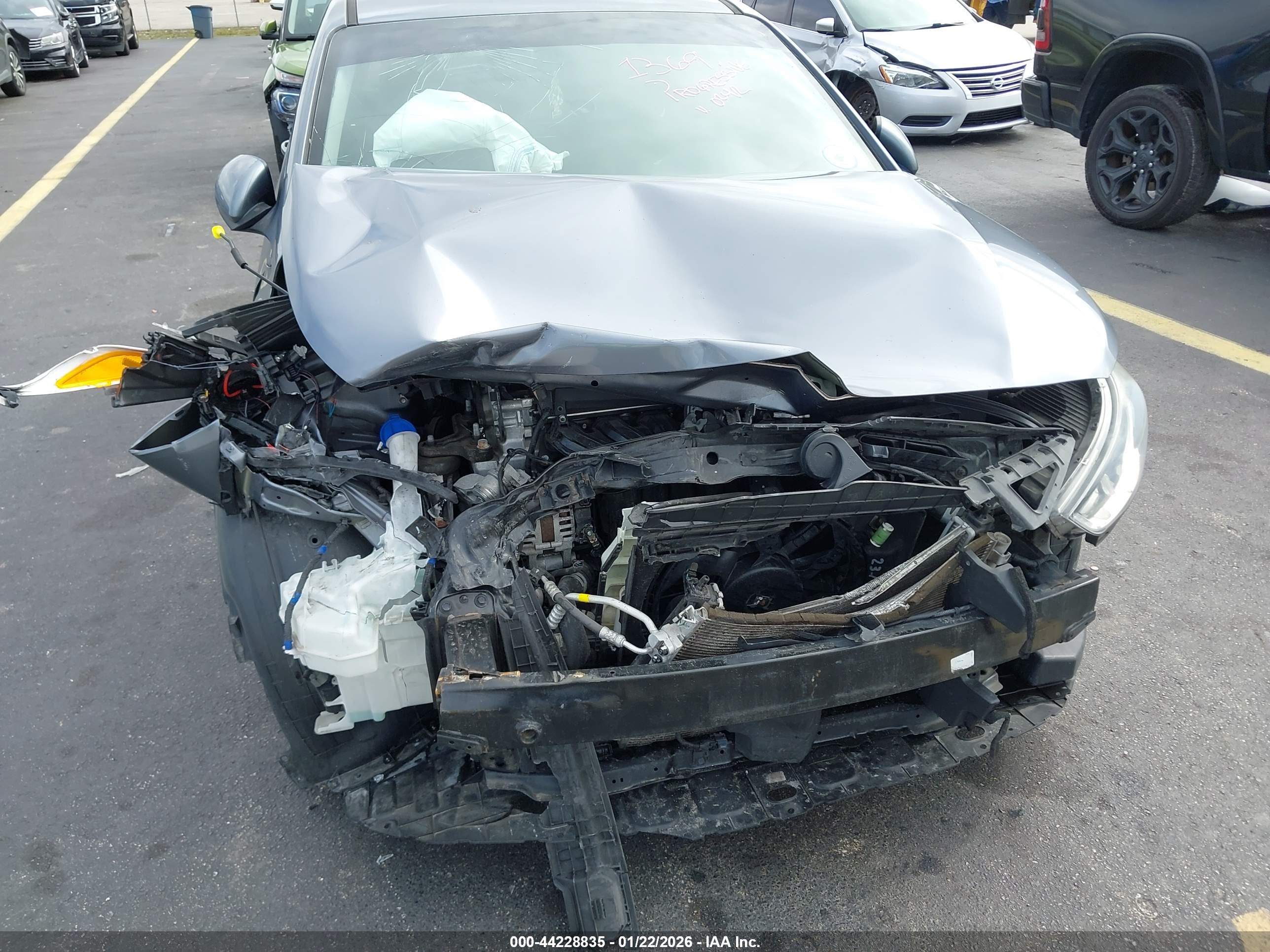 HYUNDAI ACCENT image 6
