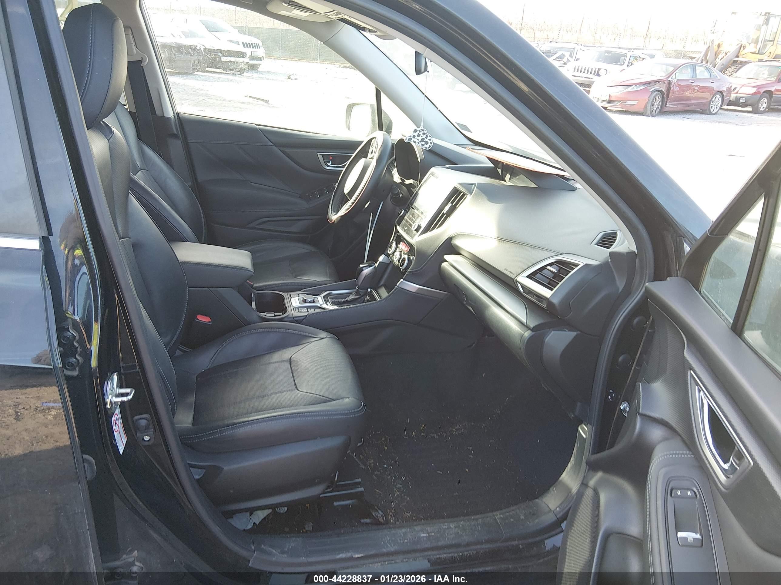 SUBARU FORESTER image 5