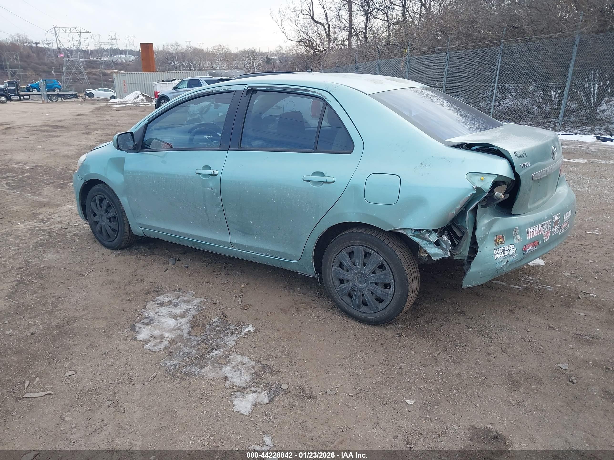 TOYOTA YARIS image 3