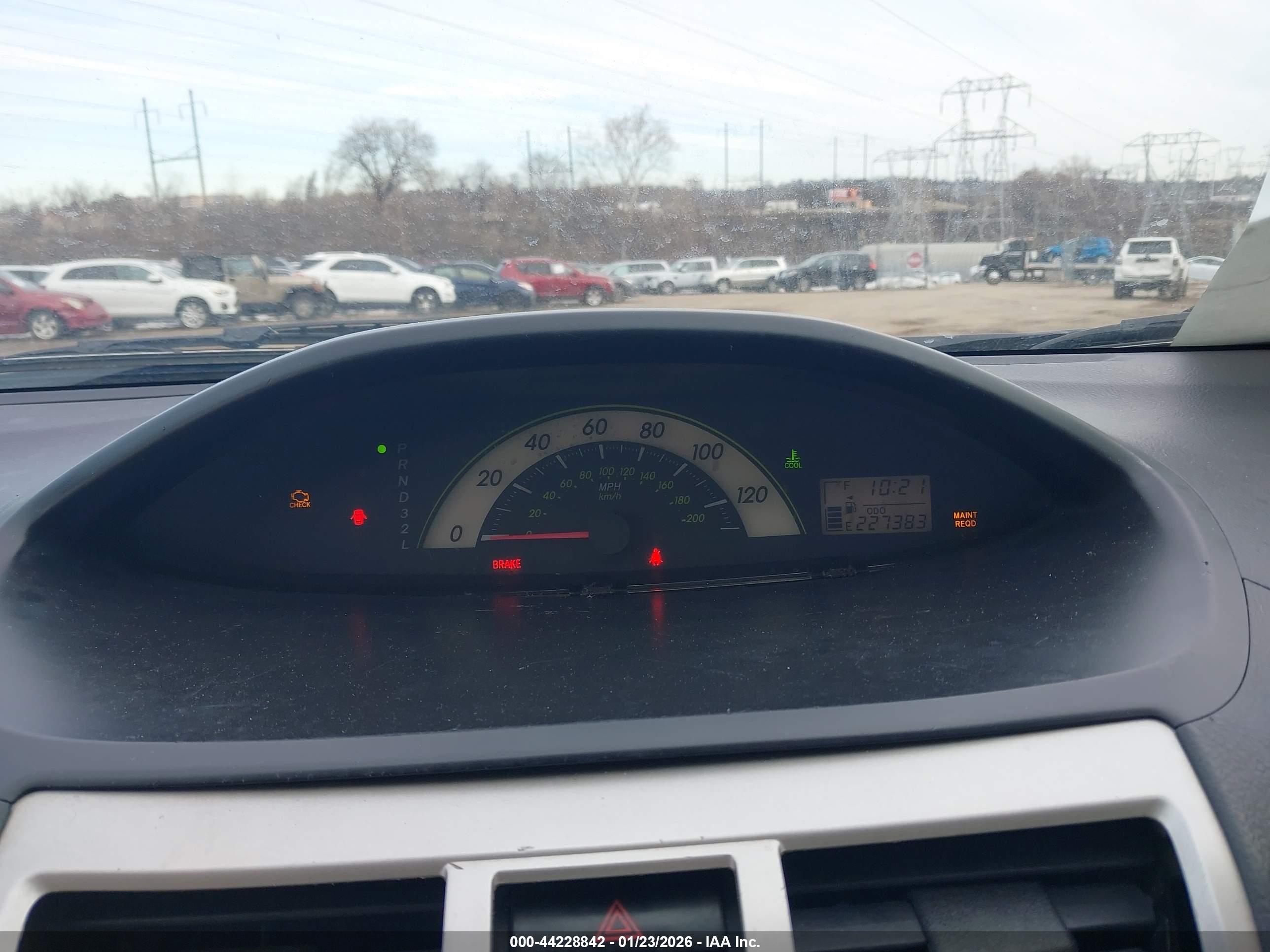 TOYOTA YARIS image 7