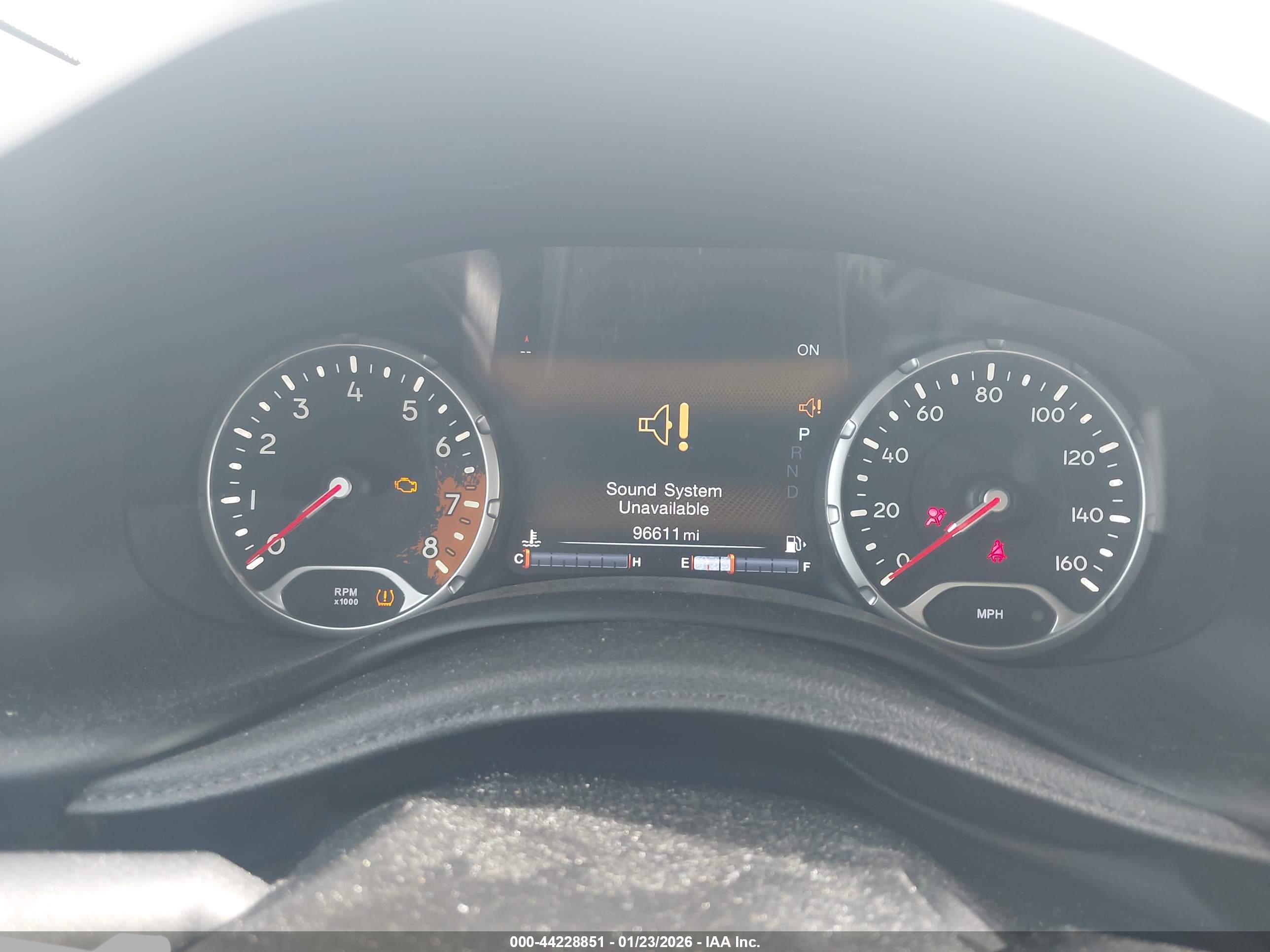 JEEP RENEGADE image 7
