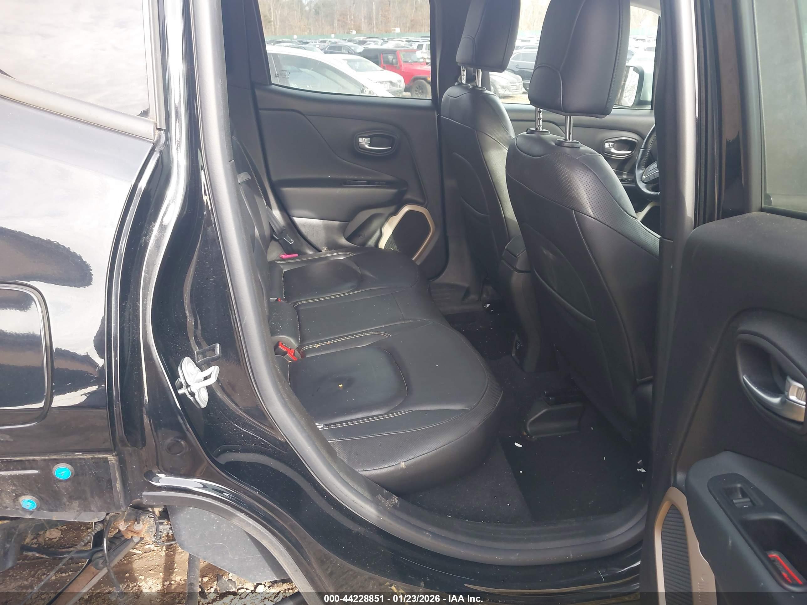 JEEP RENEGADE image 8