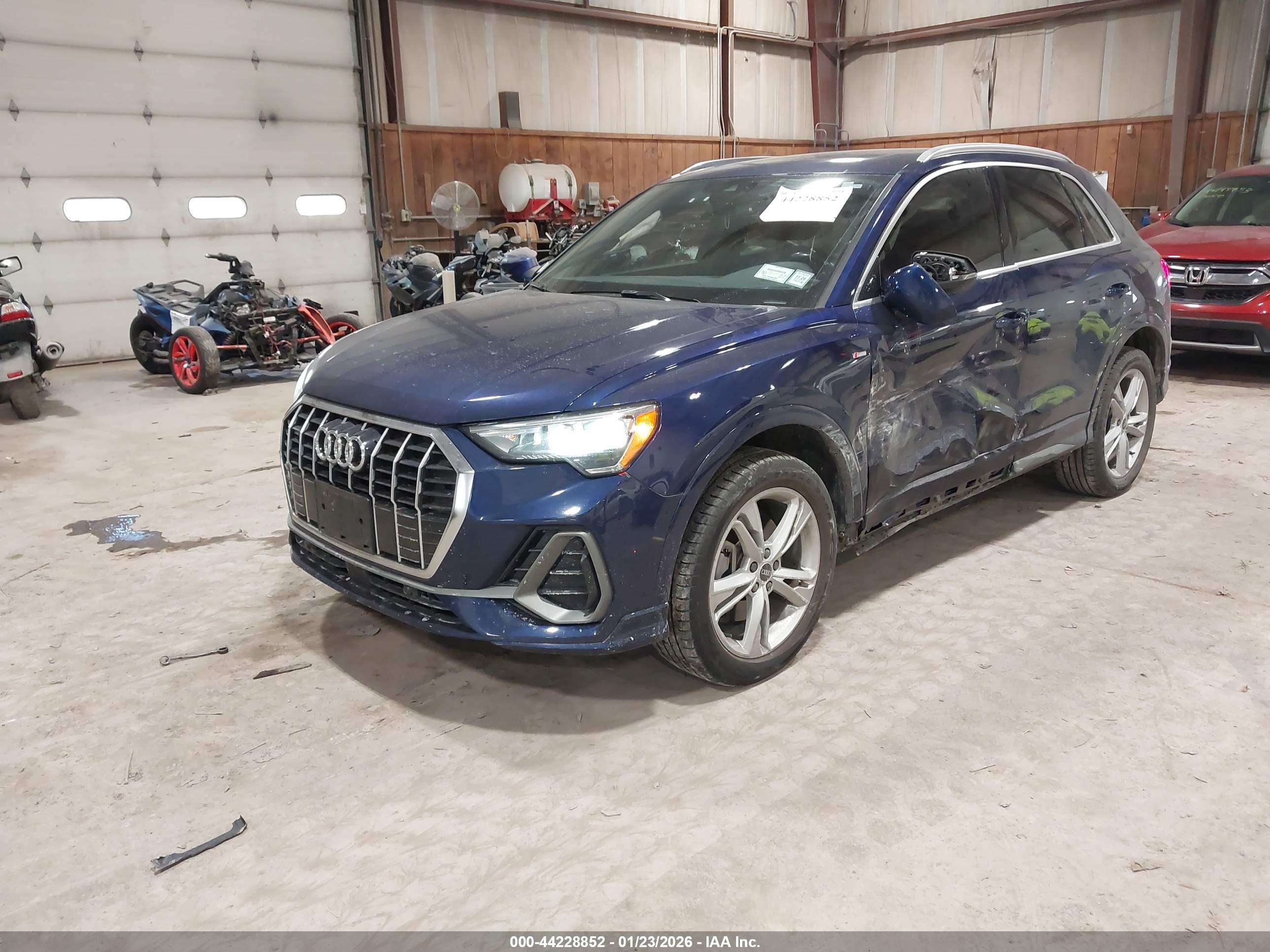 AUDI Q3 image 2