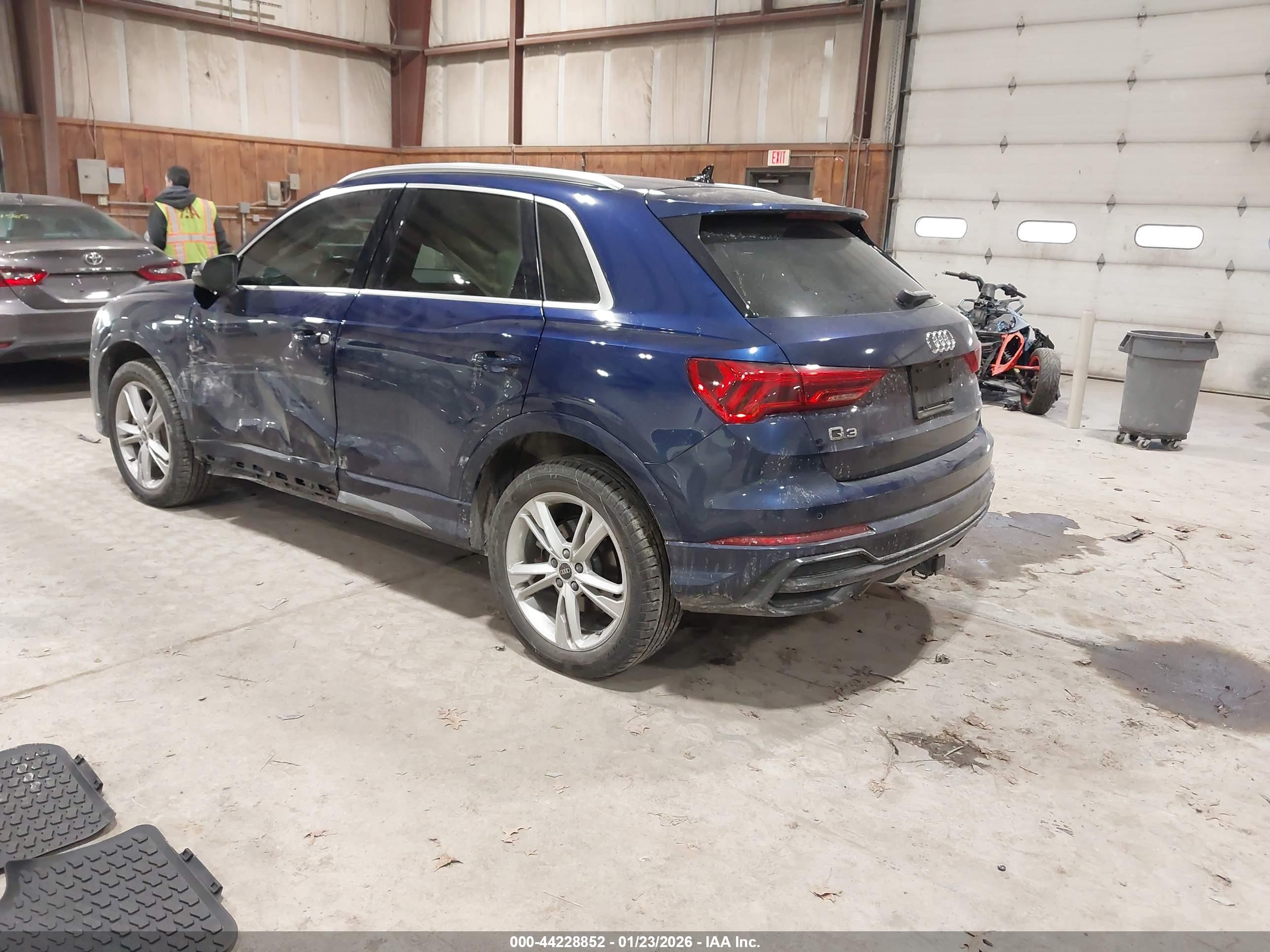 AUDI Q3 image 3