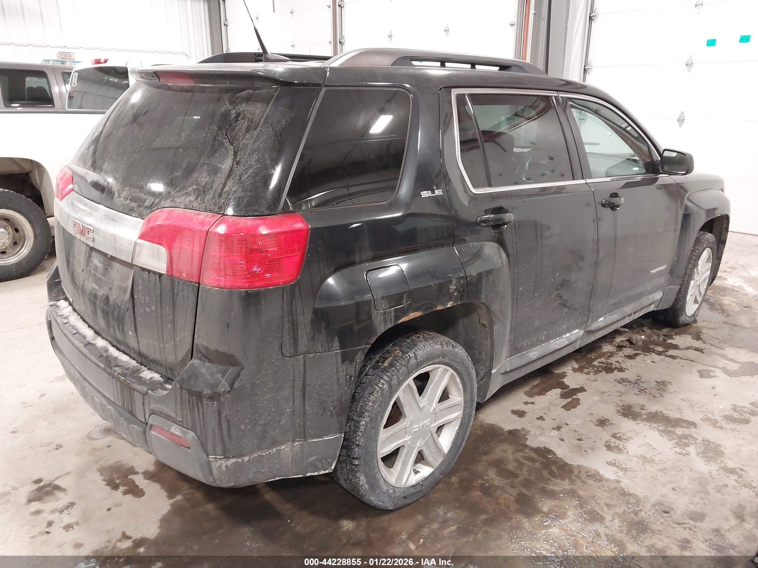 GMC TERRAIN image 4
