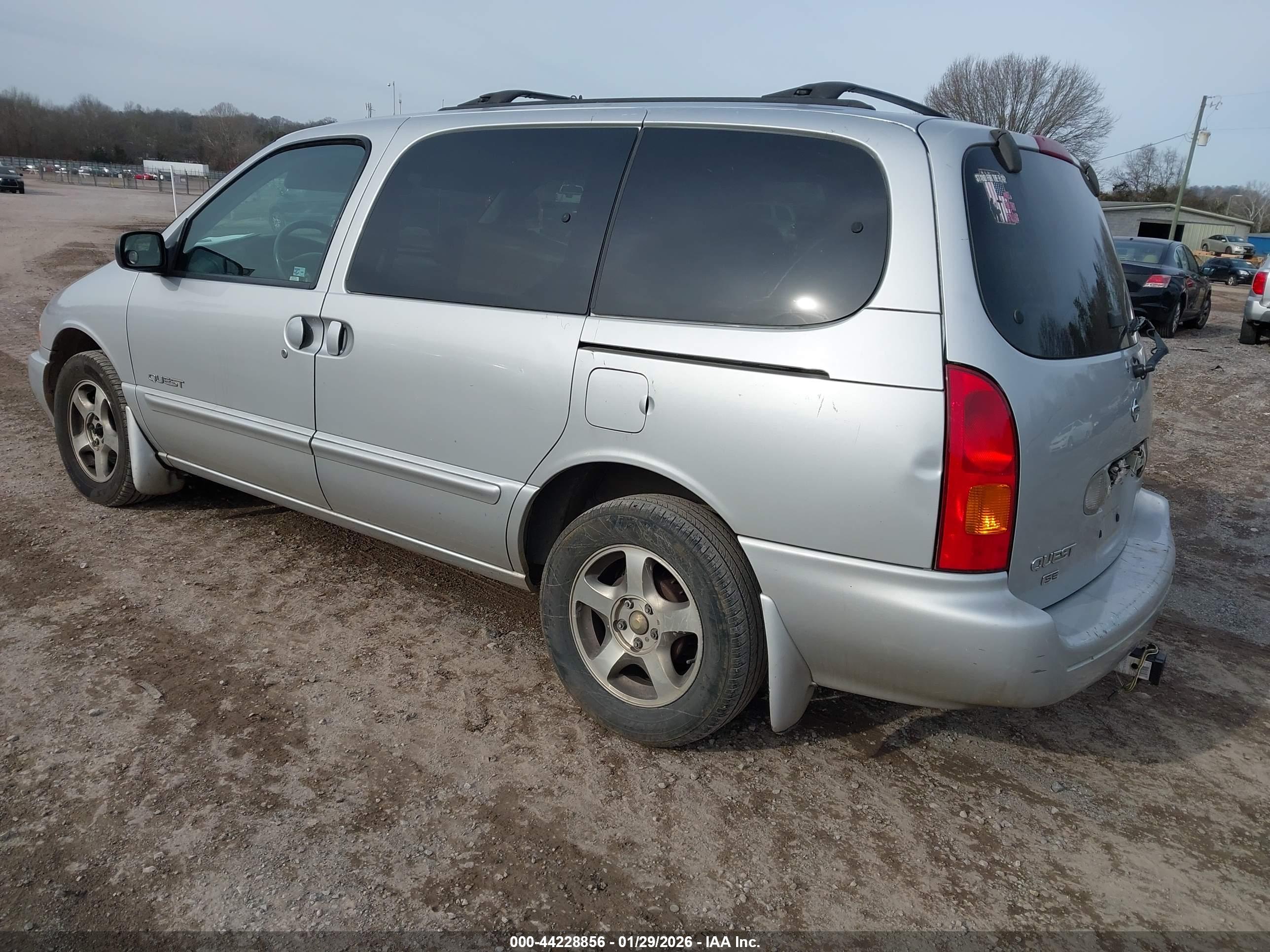 NISSAN QUEST image 3
