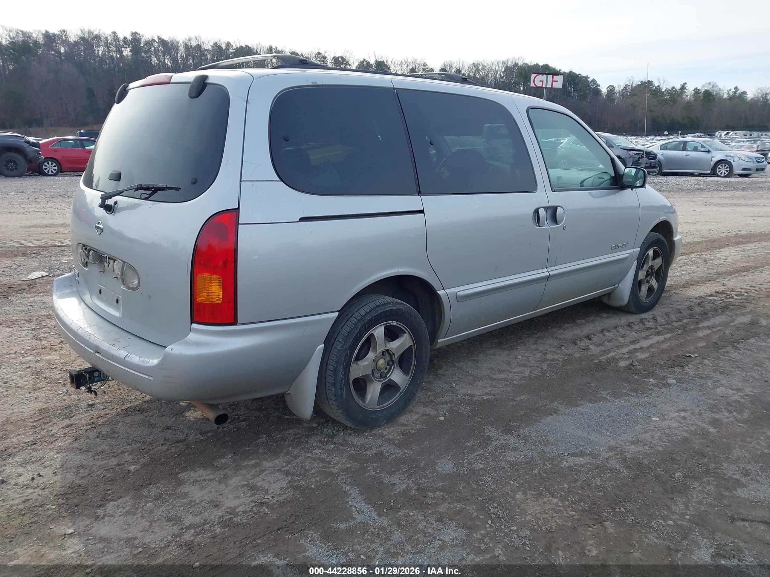 NISSAN QUEST image 4