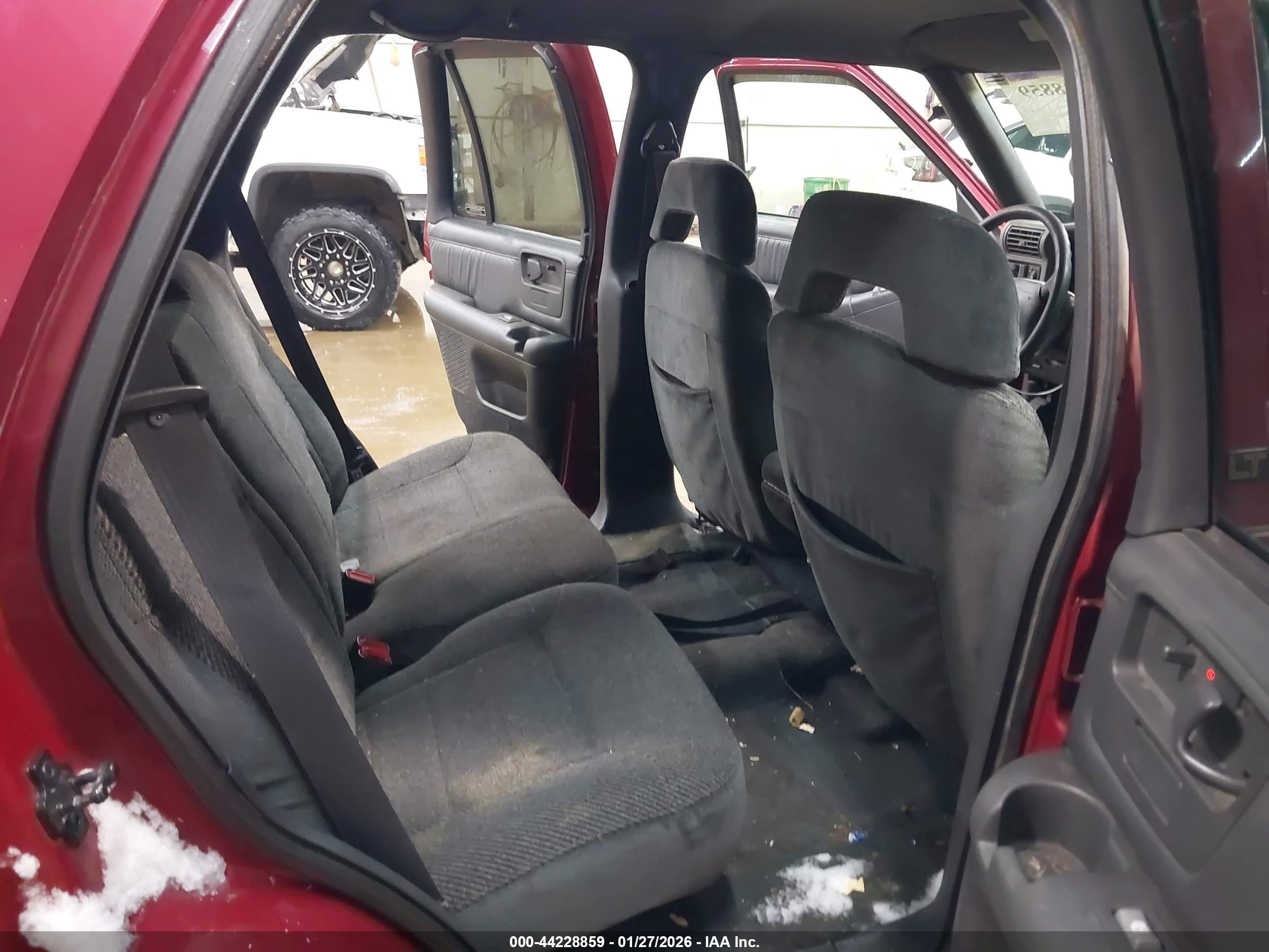 CHEVROLET BLAZER image 8
