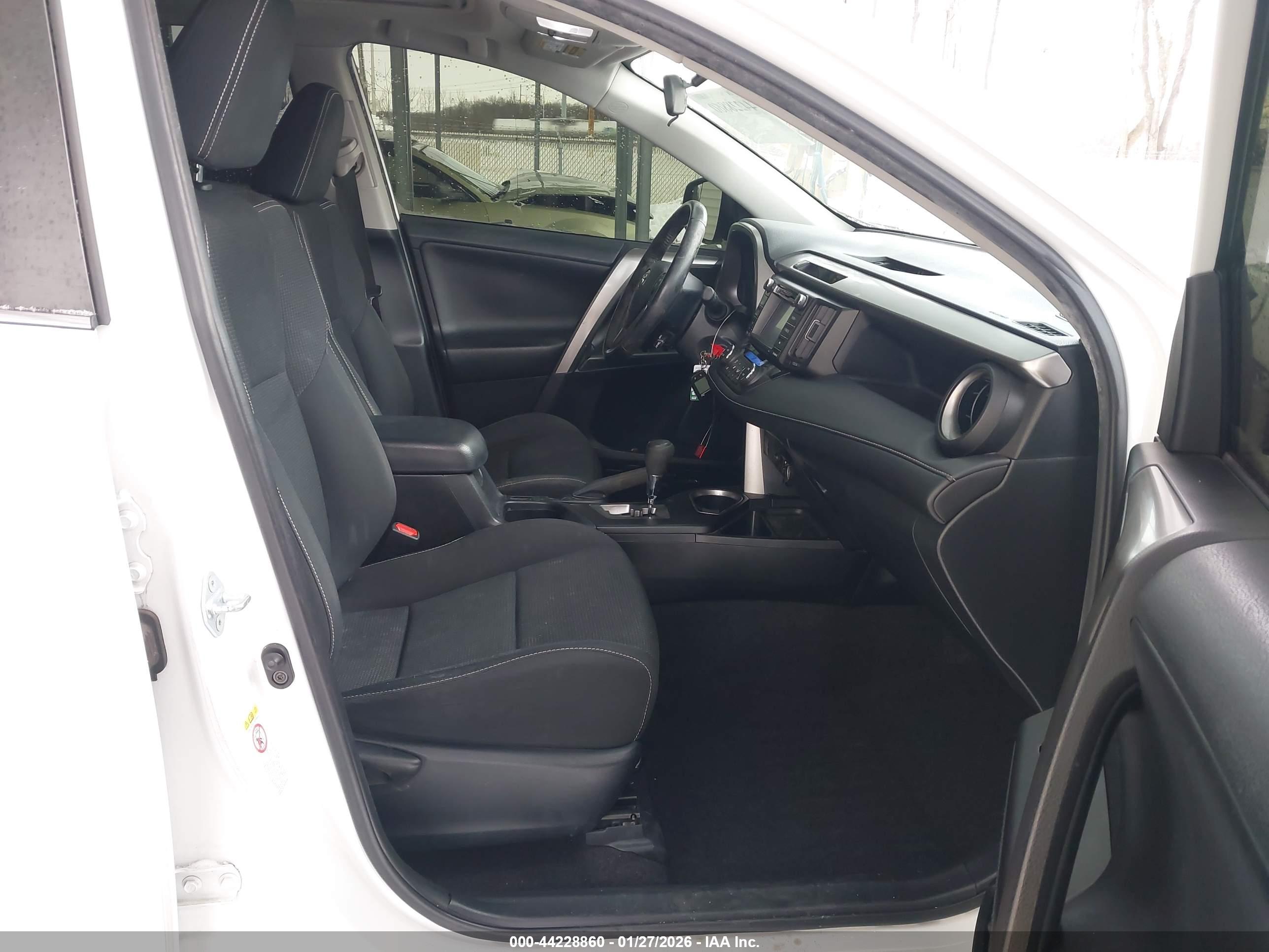 TOYOTA RAV4 image 5