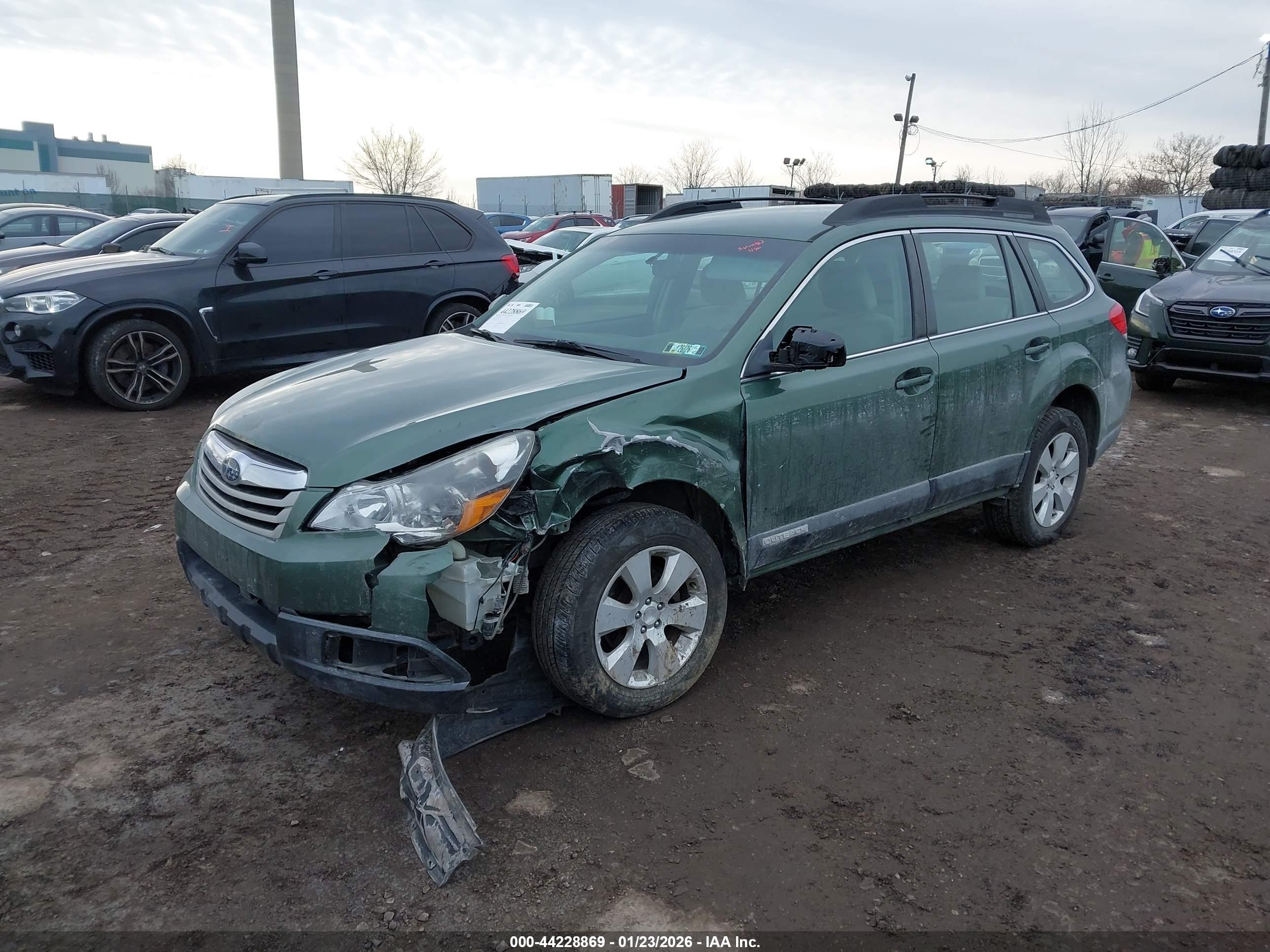SUBARU OUTBACK image 2