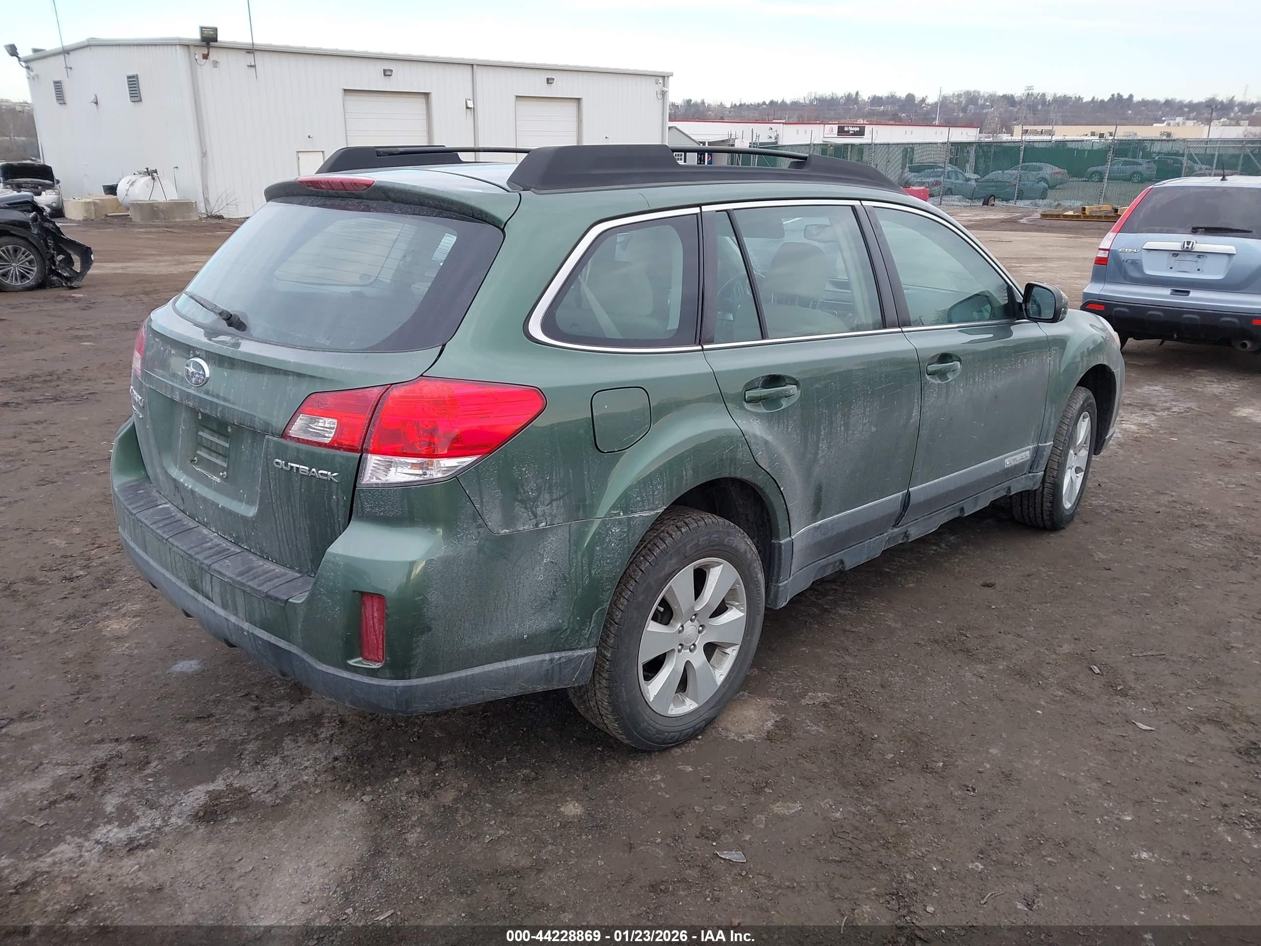 SUBARU OUTBACK image 4