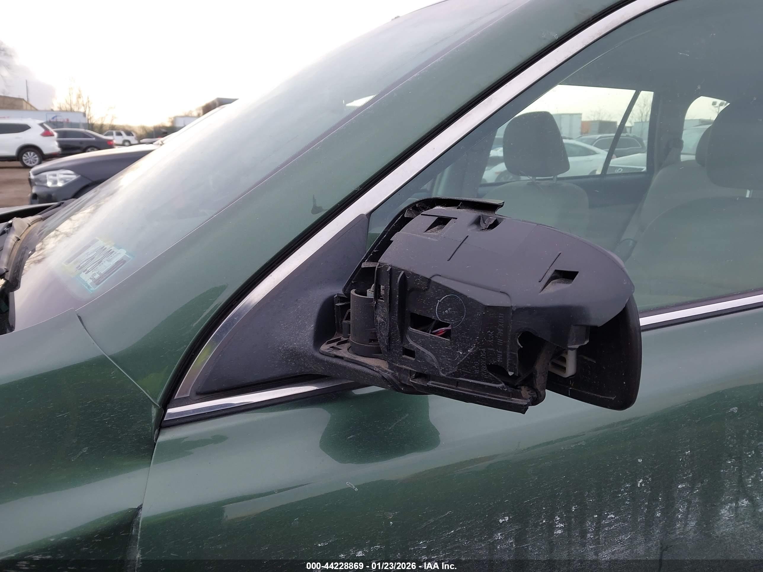 SUBARU OUTBACK image 6