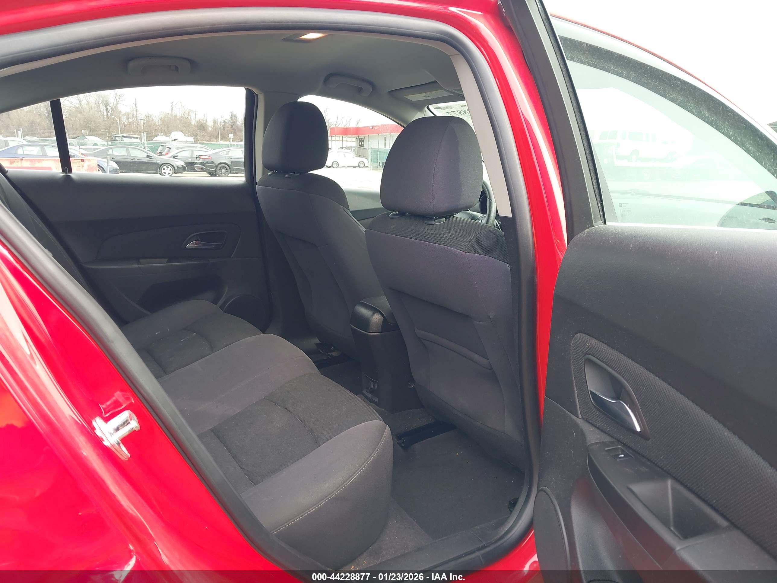 CHEVROLET CRUZE image 8