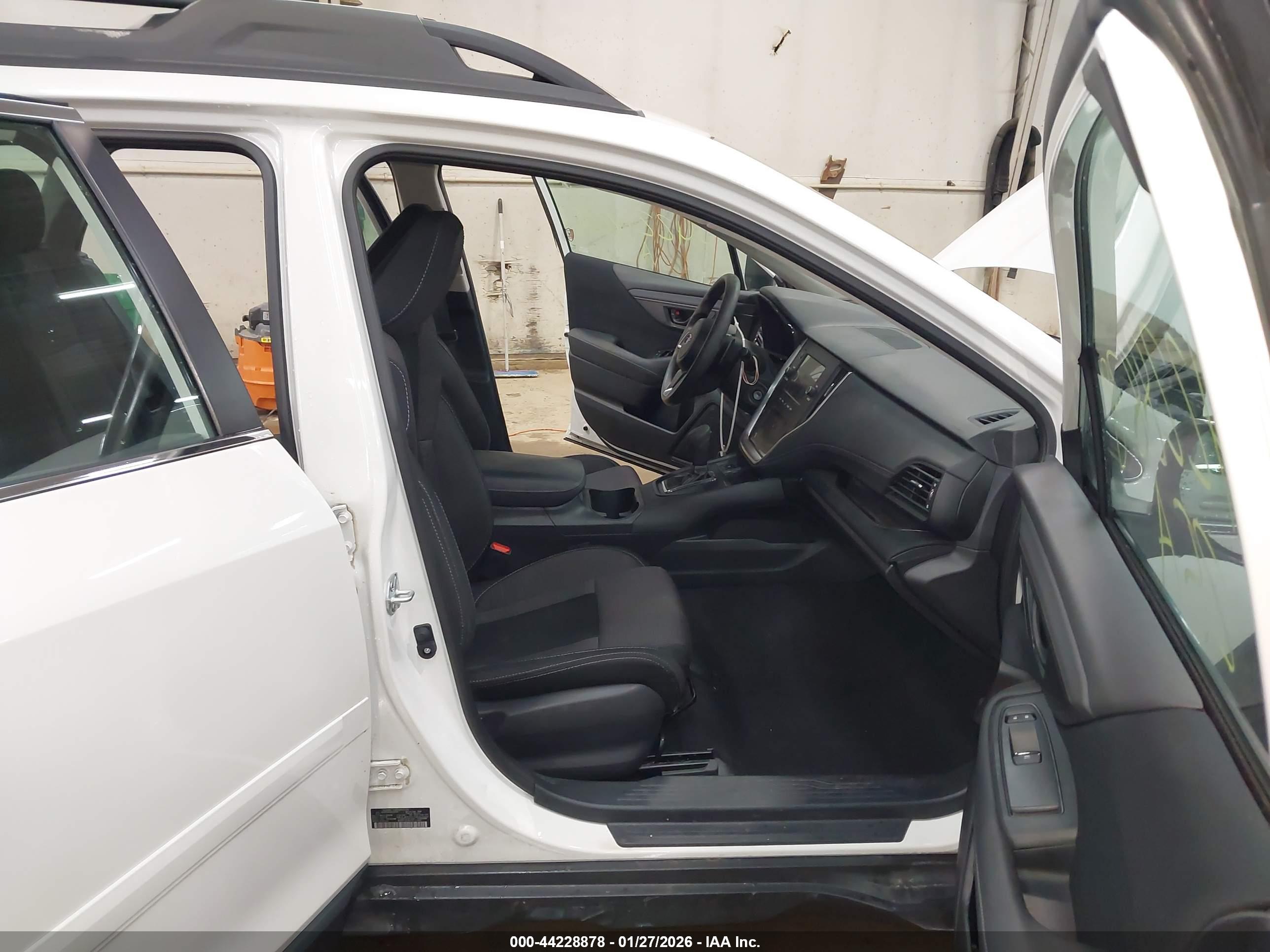 SUBARU OUTBACK image 5