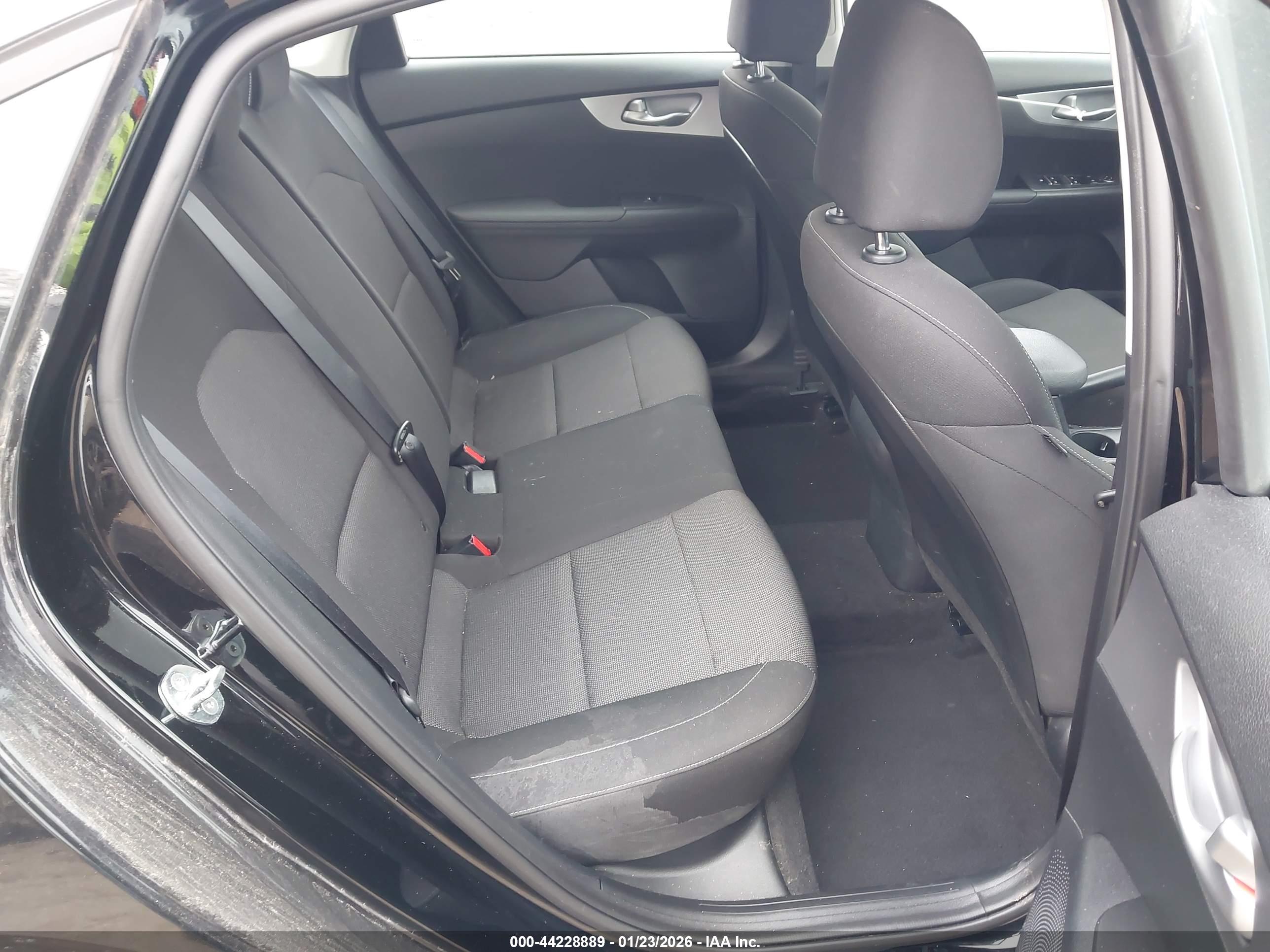 KIA FORTE image 8