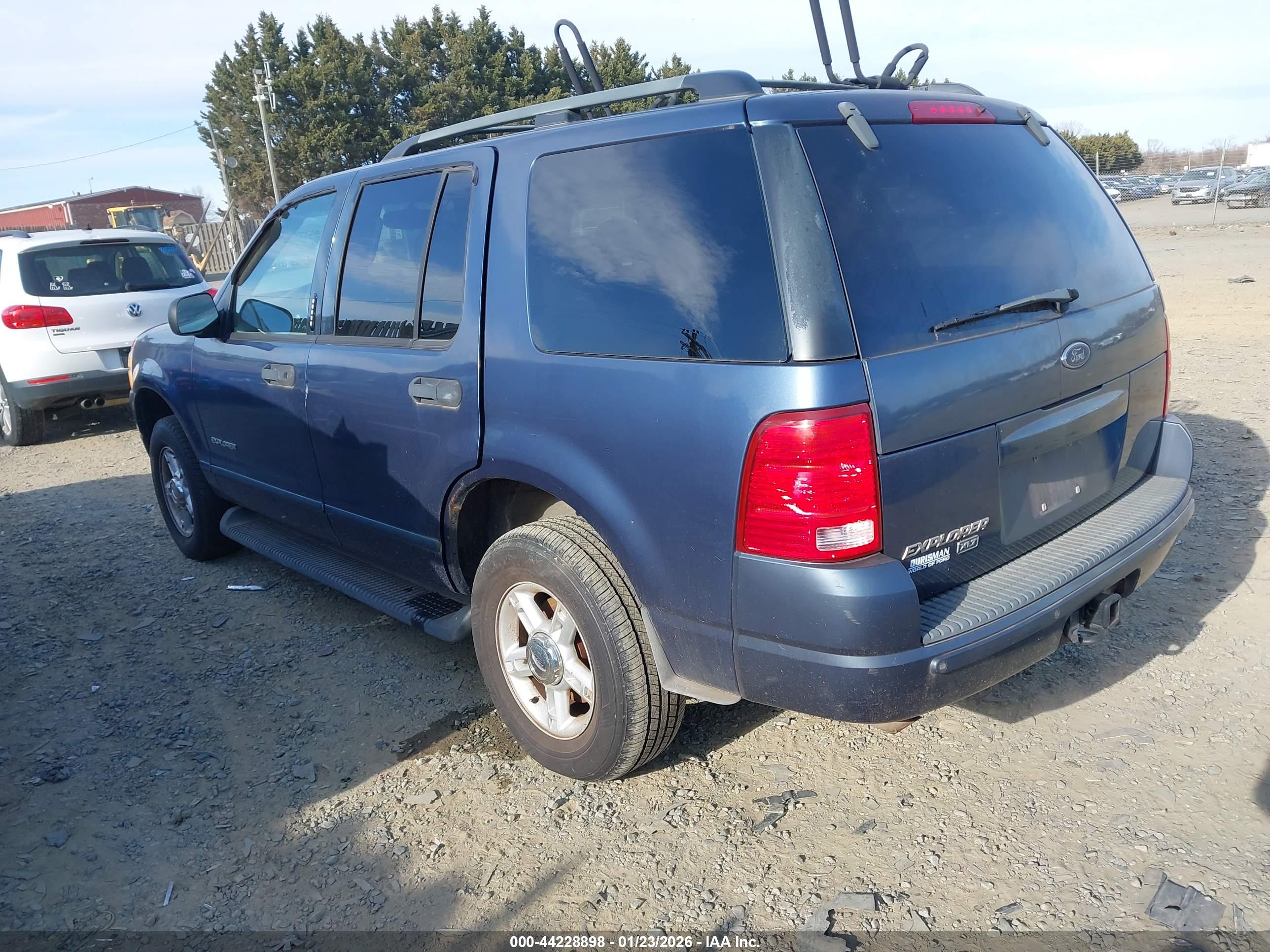 FORD EXPLORER image 3