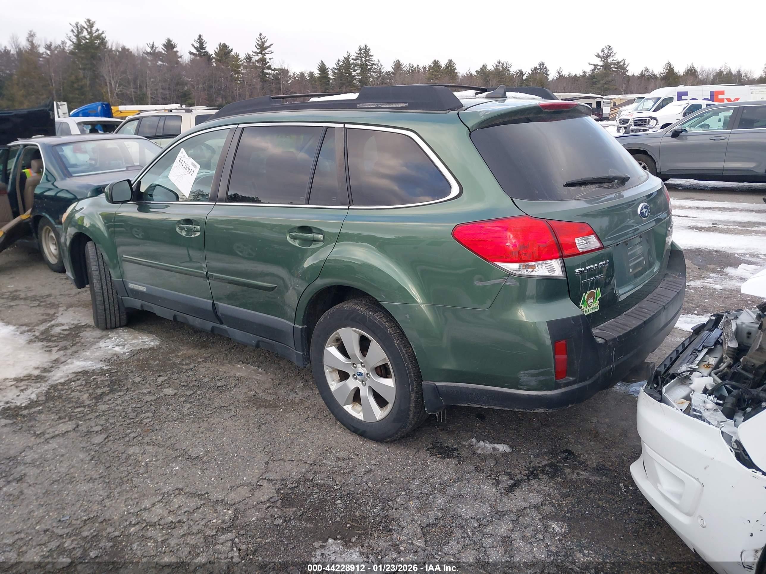 SUBARU OUTBACK image 3