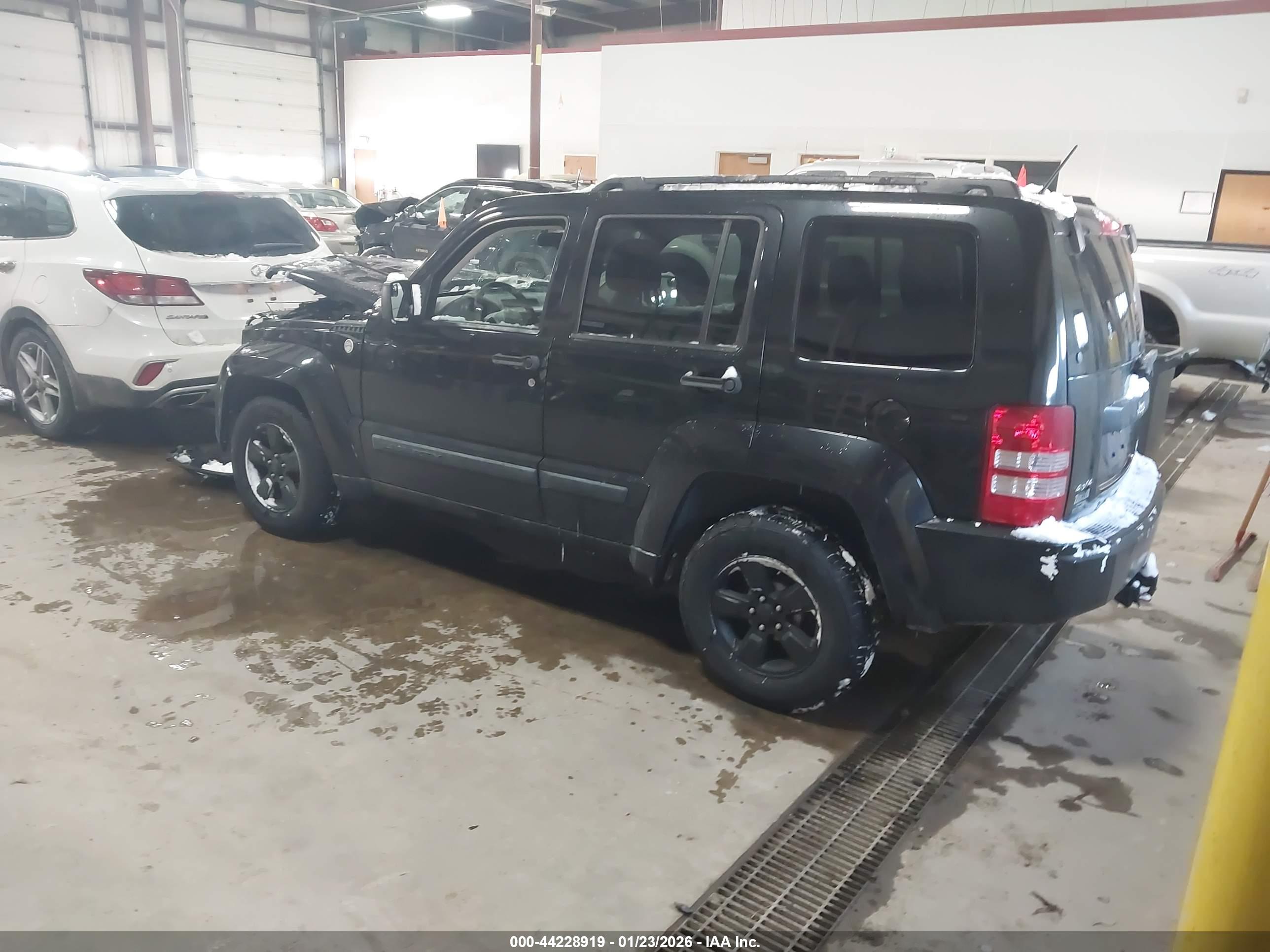 JEEP LIBERTY image 3