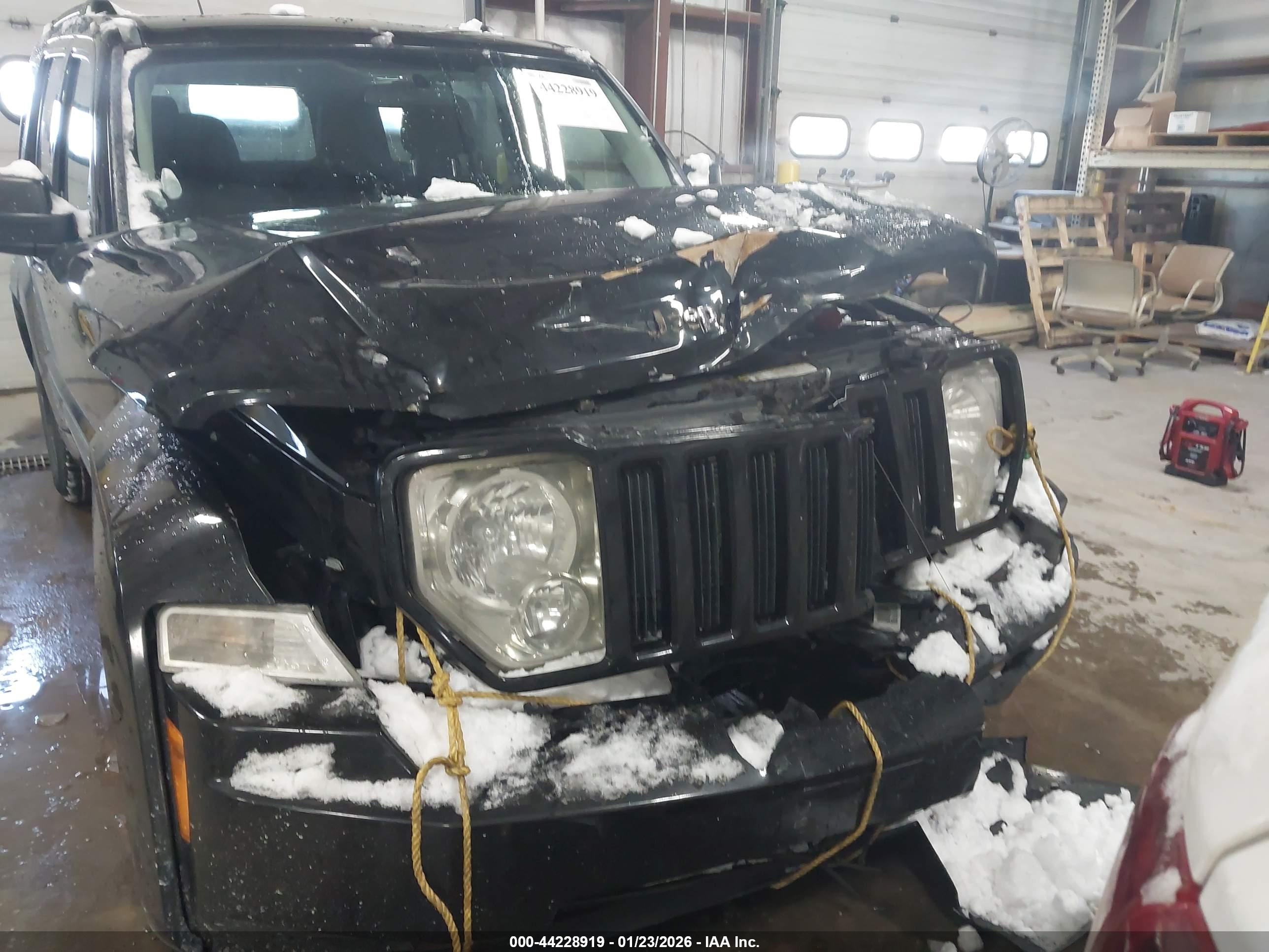 JEEP LIBERTY image 6