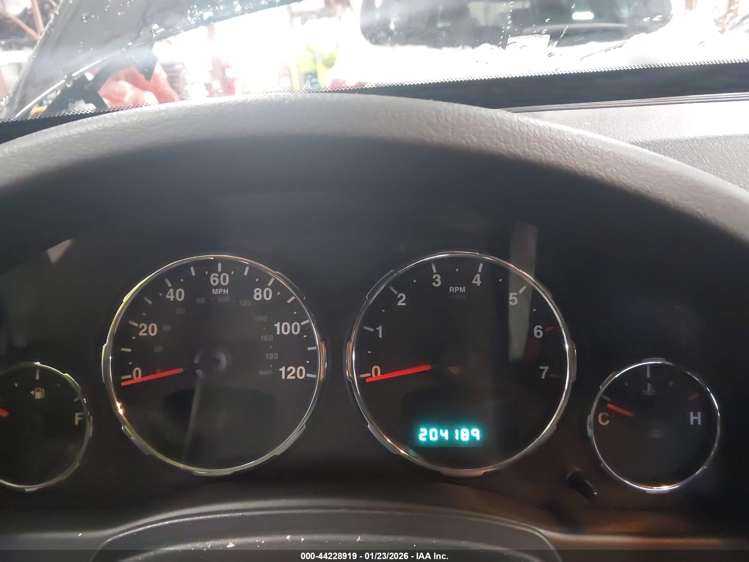 JEEP LIBERTY image 7