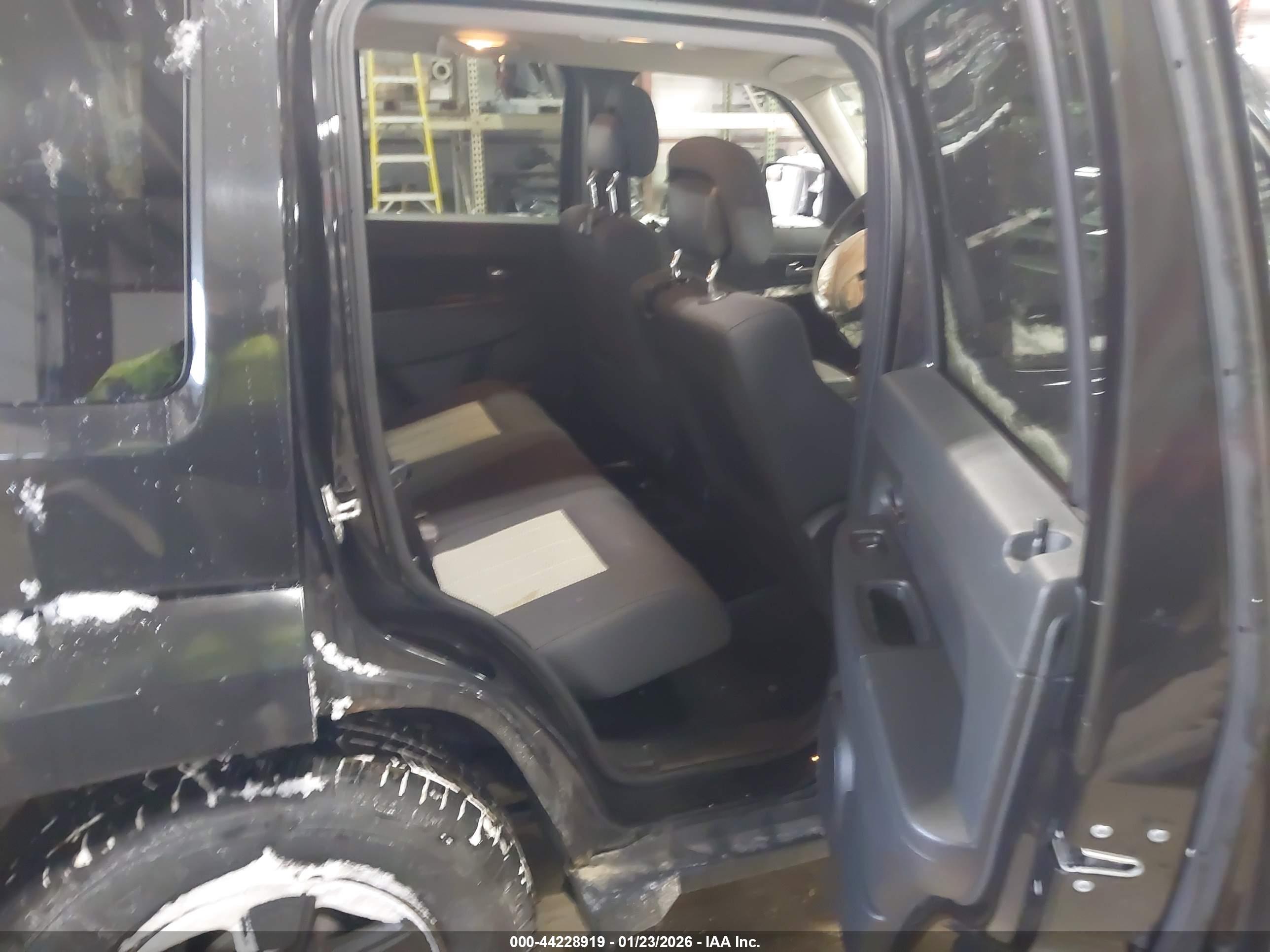 JEEP LIBERTY image 8