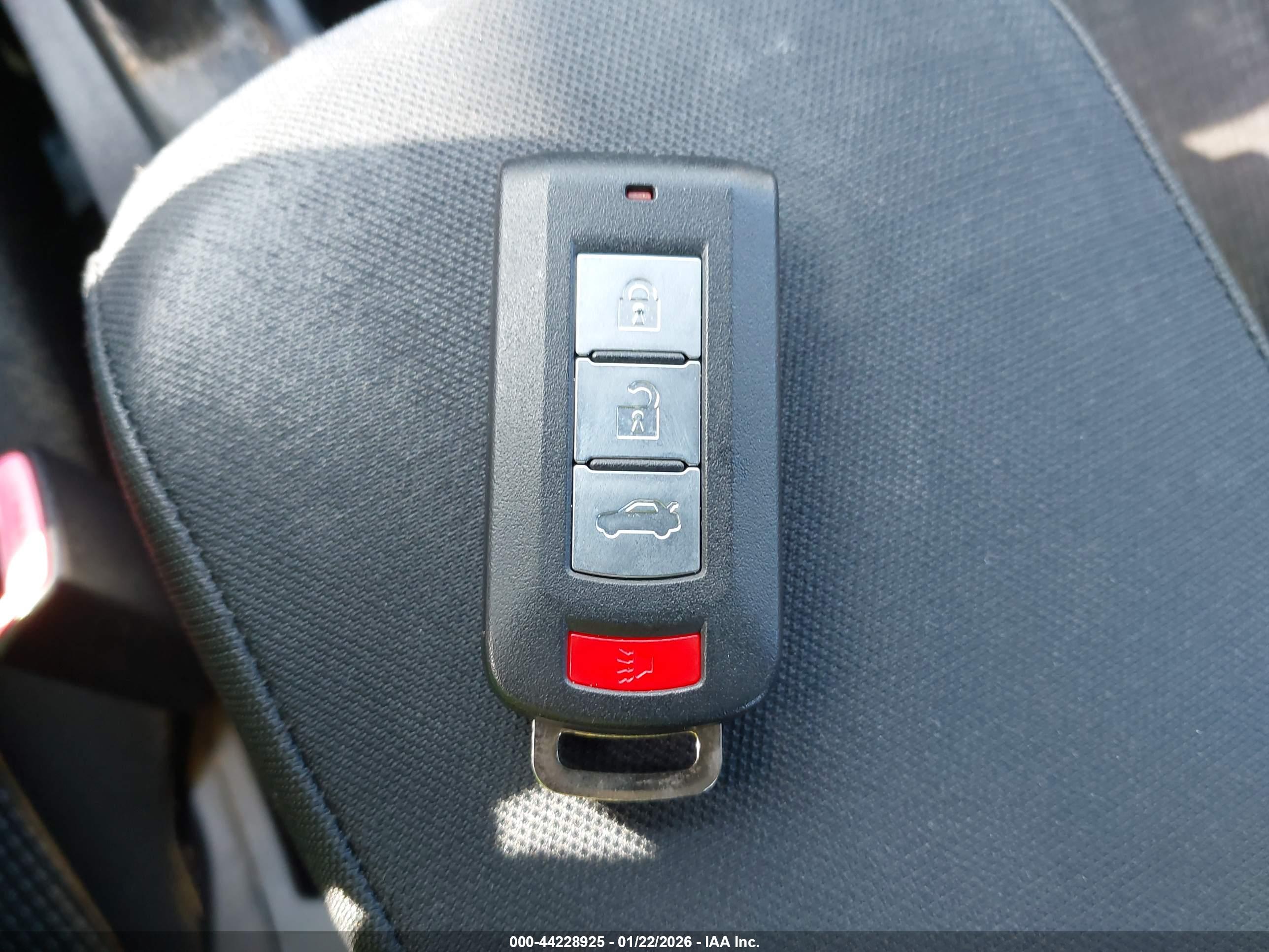 MITSUBISHI LANCER image 11