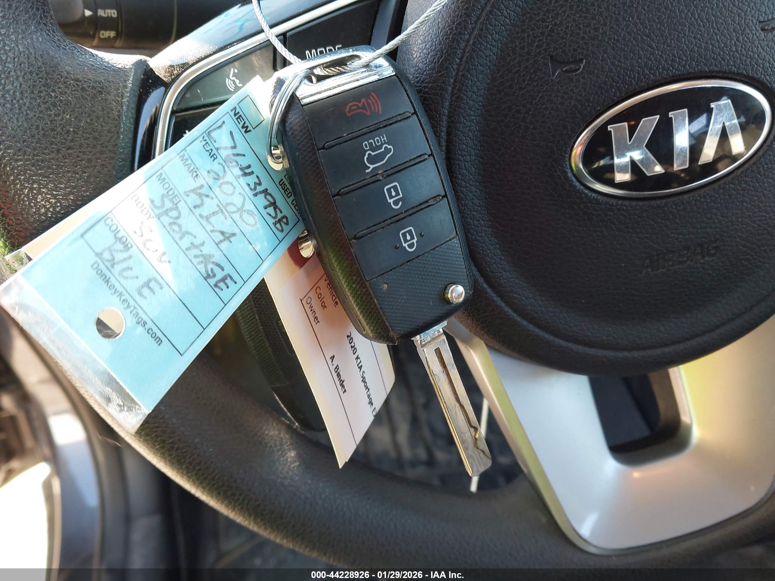 KIA SPORTAGE image 11