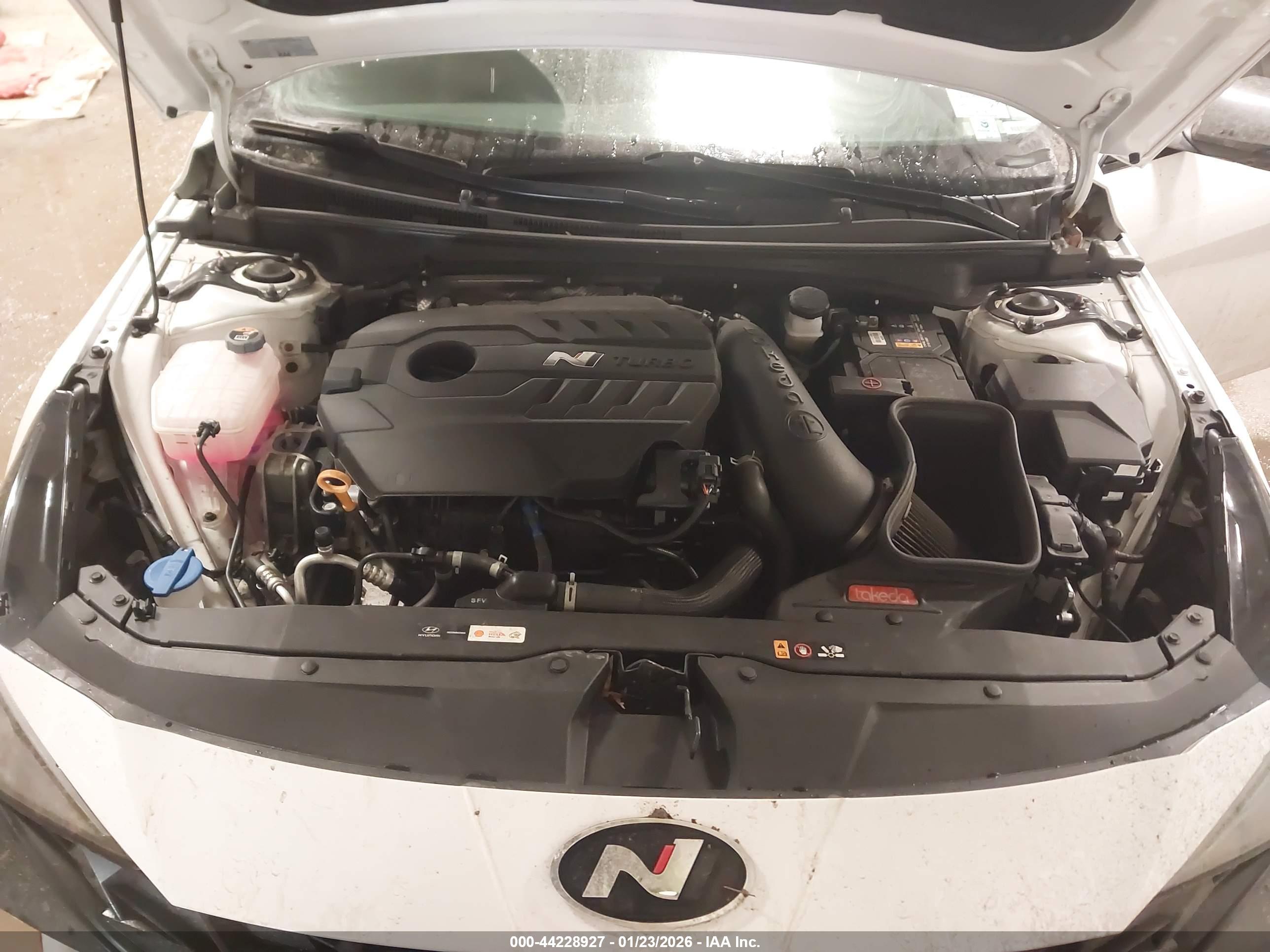 HYUNDAI ELANTRA image 10