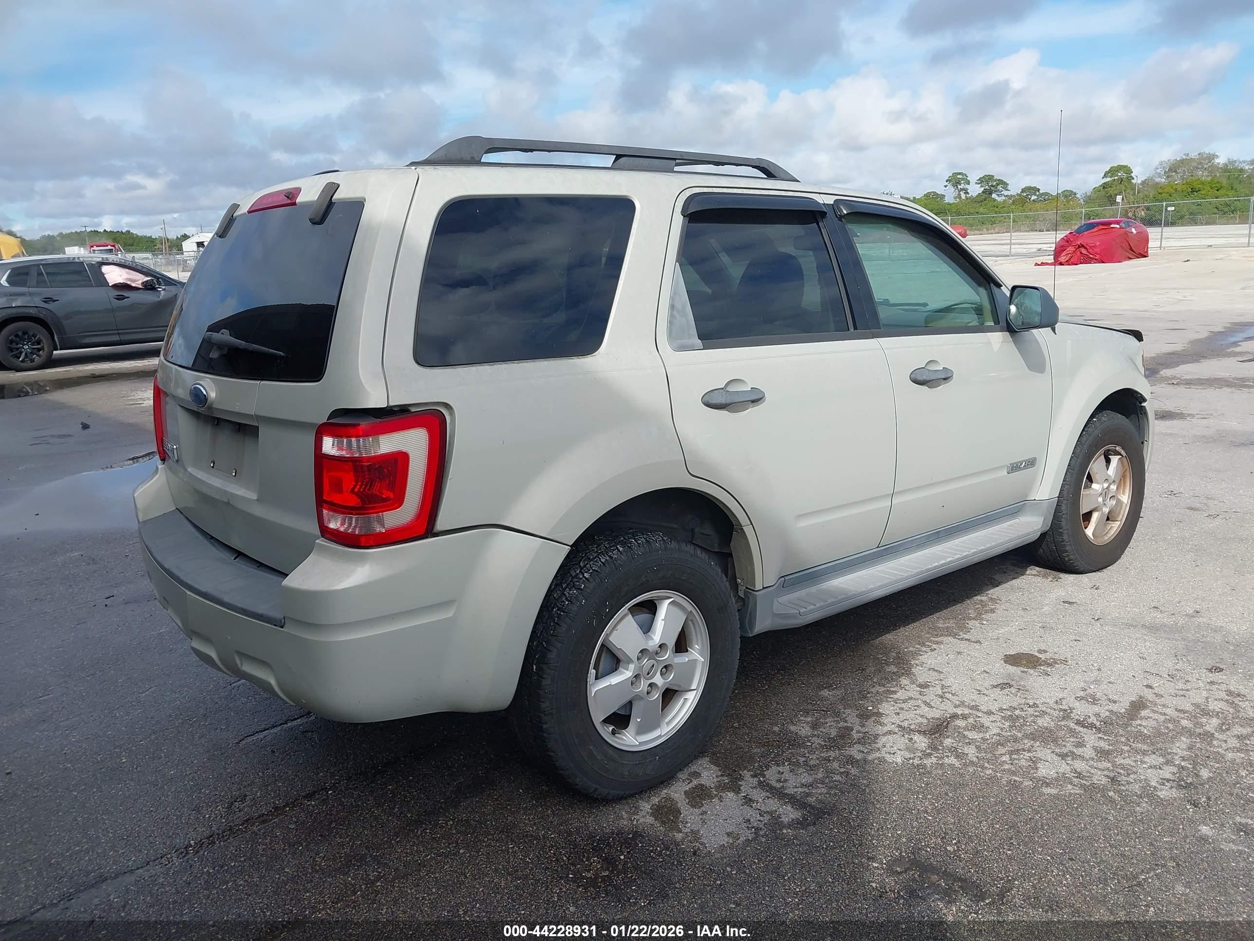 FORD ESCAPE image 4