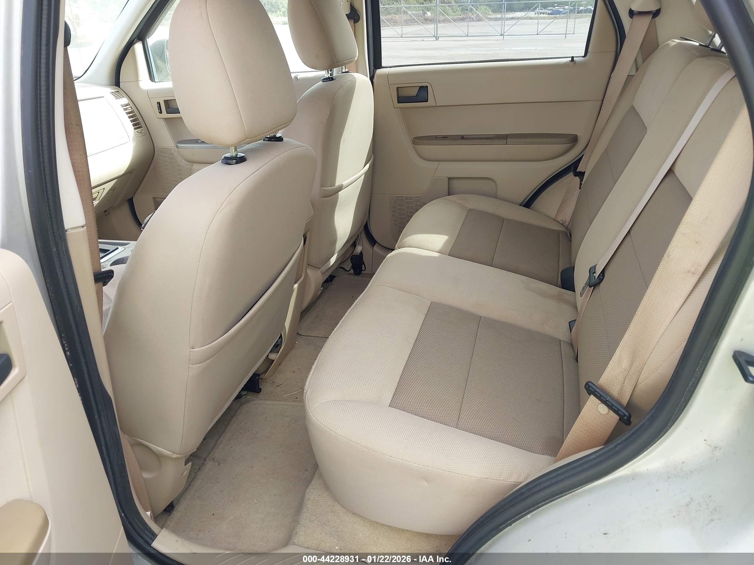 FORD ESCAPE image 8