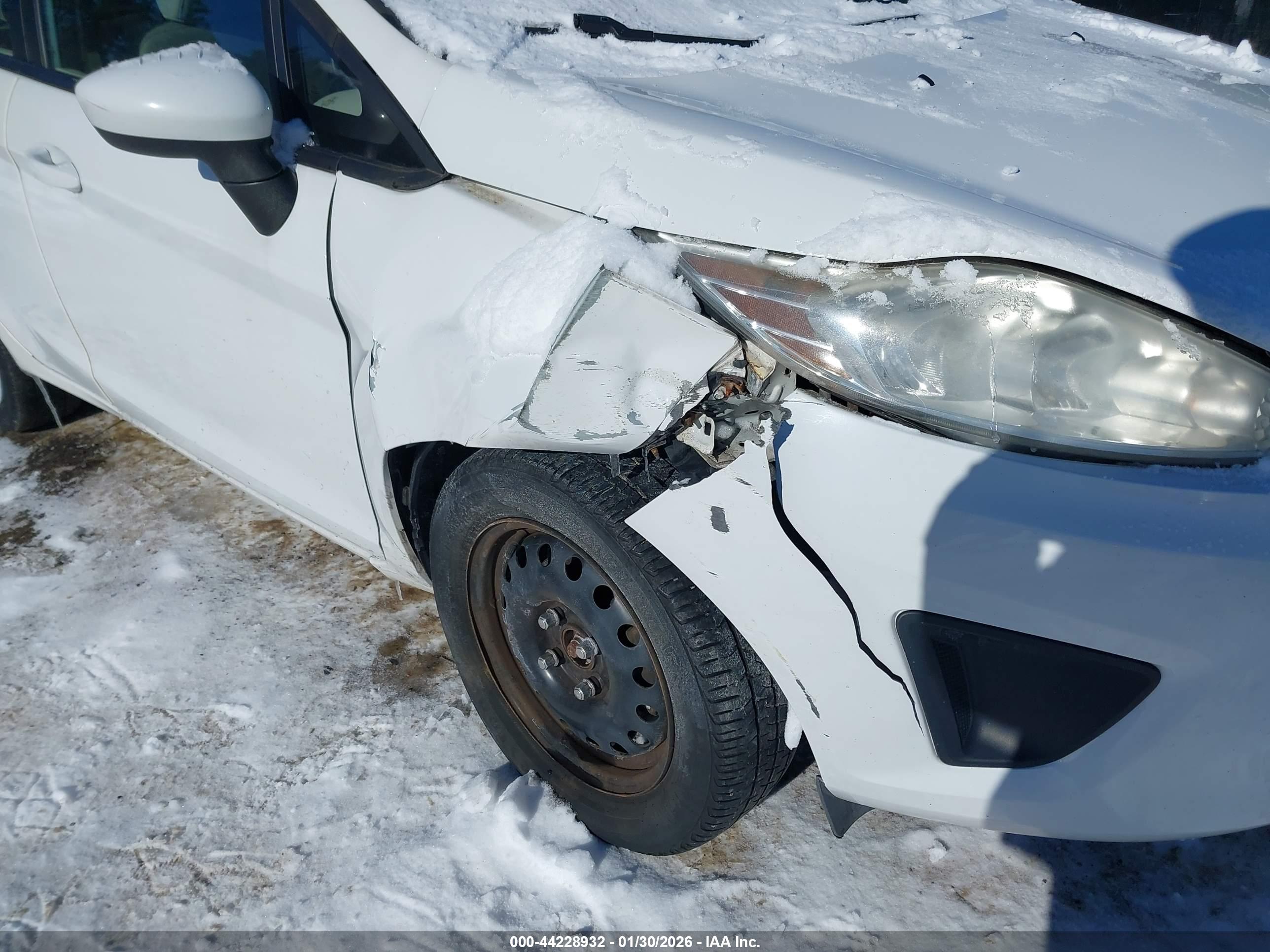 FORD FIESTA image 6