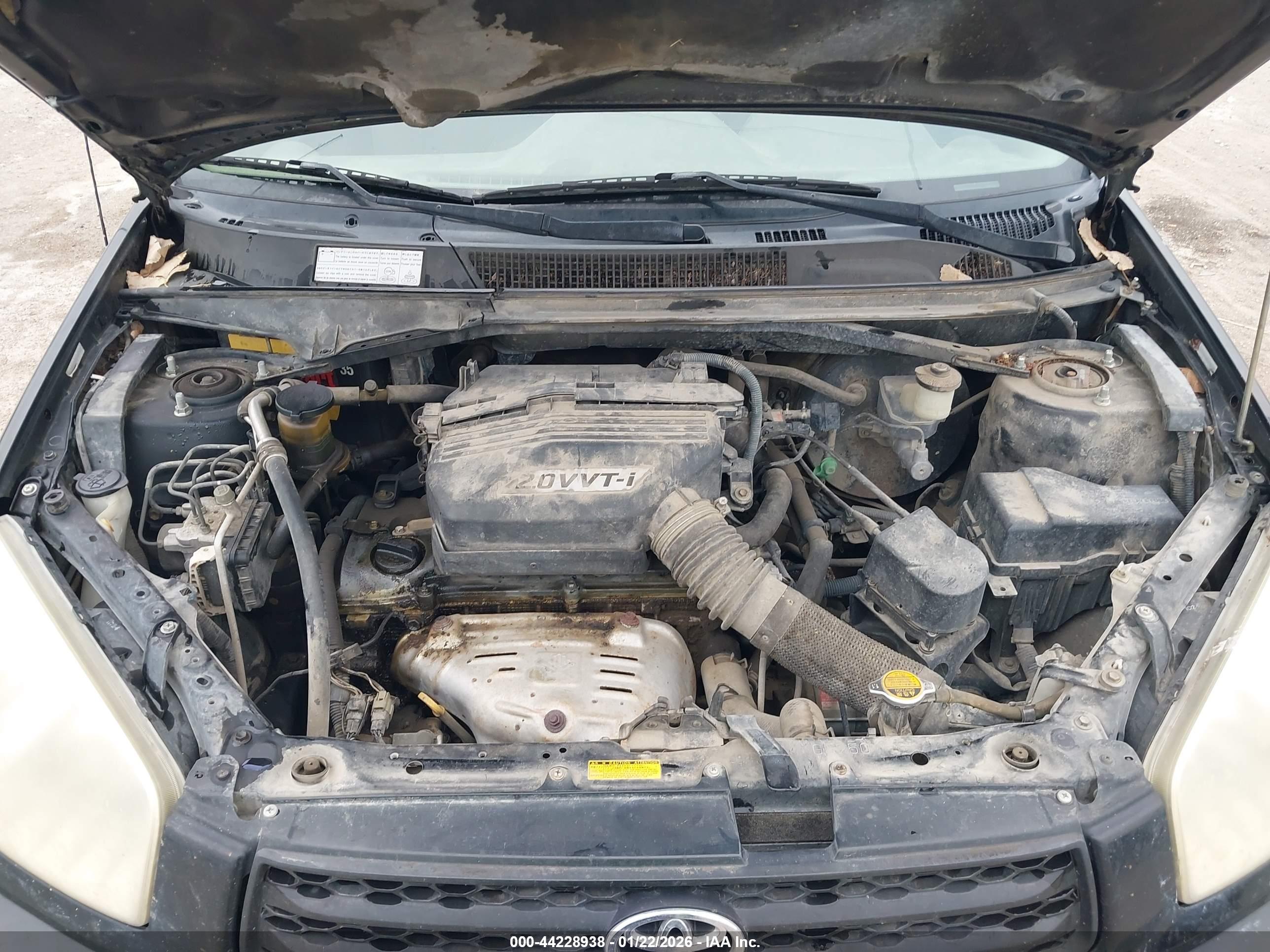 TOYOTA RAV4 image 10