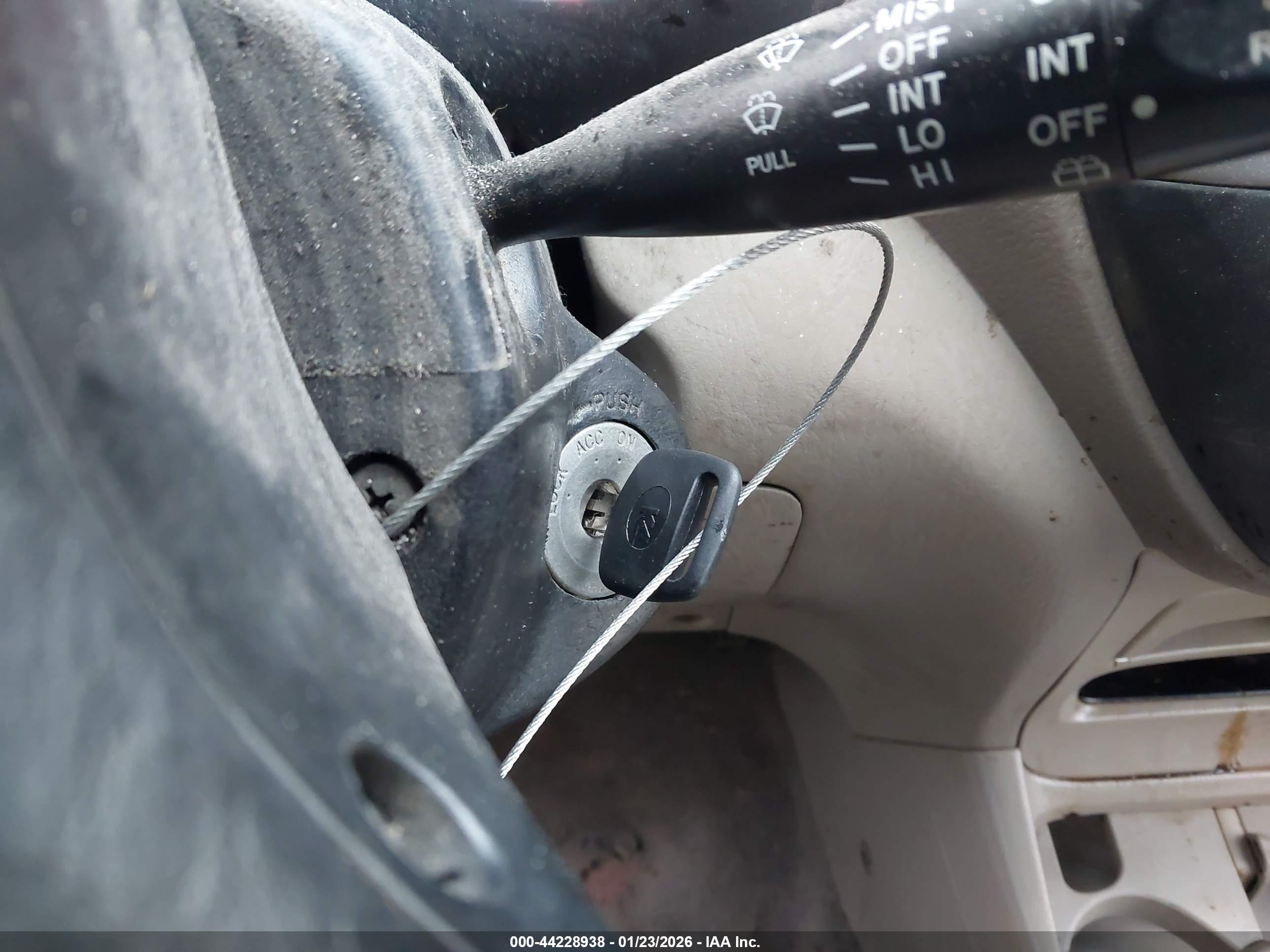 TOYOTA RAV4 image 11