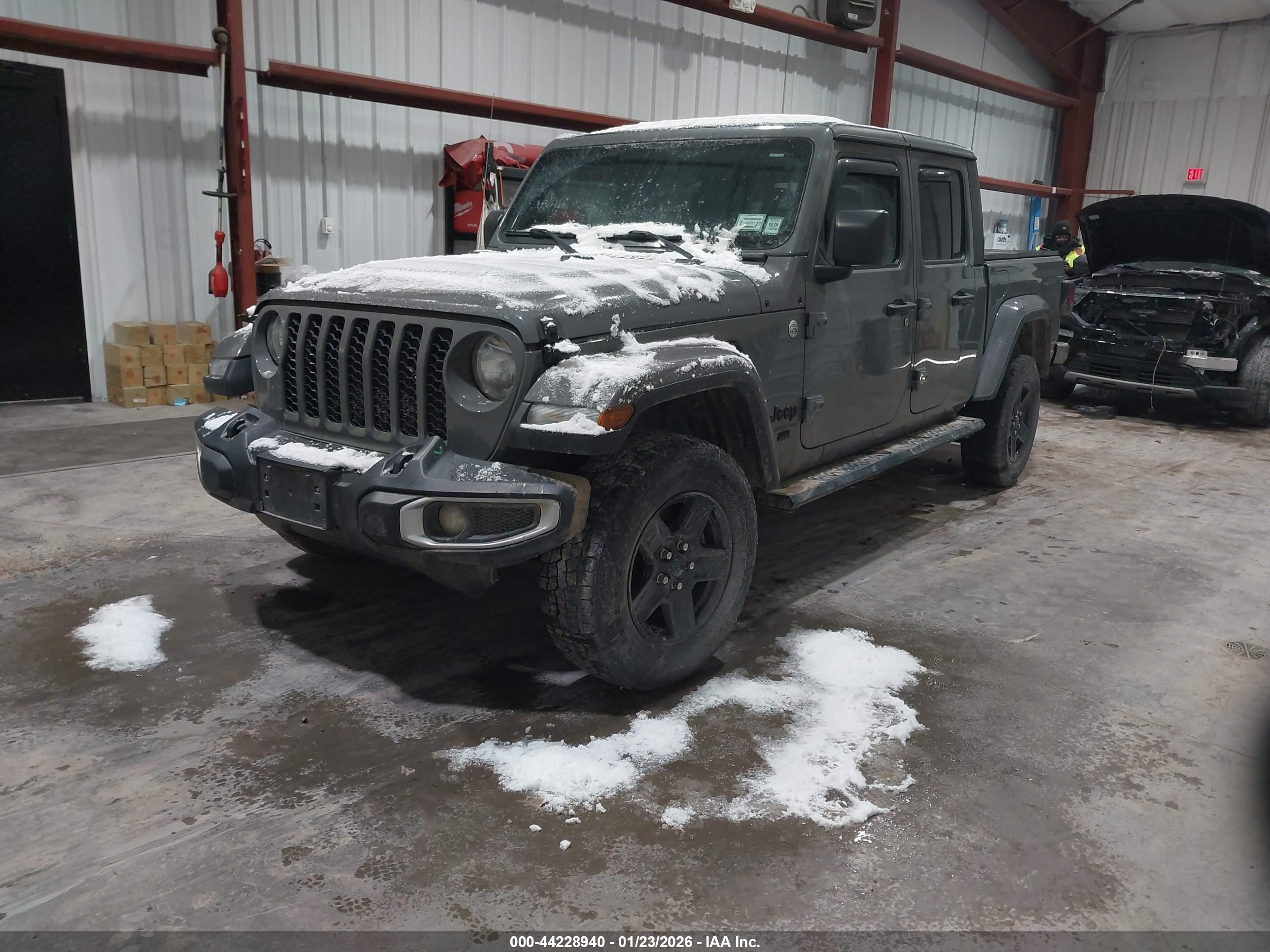 JEEP GLADIATOR image 2