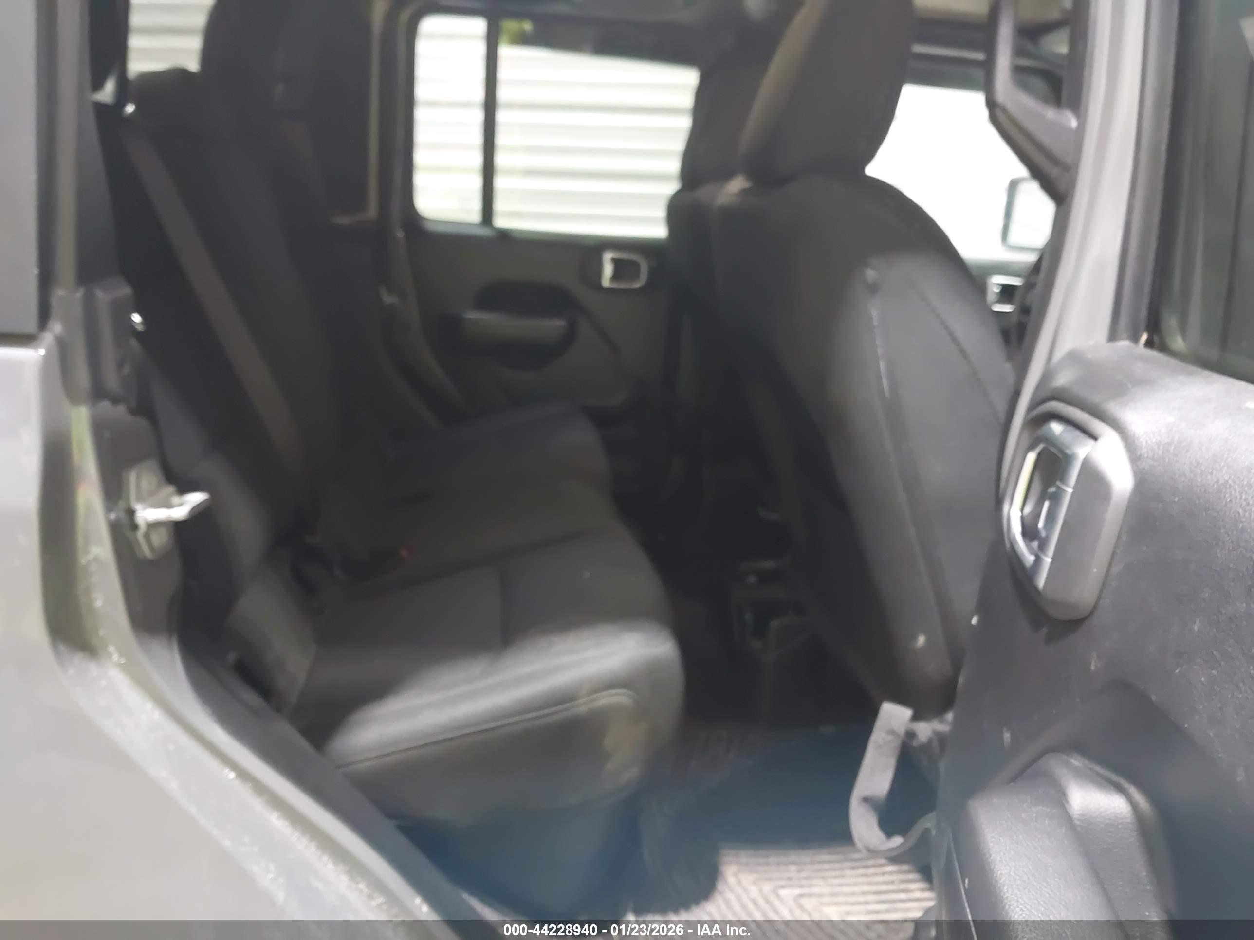 JEEP GLADIATOR image 8