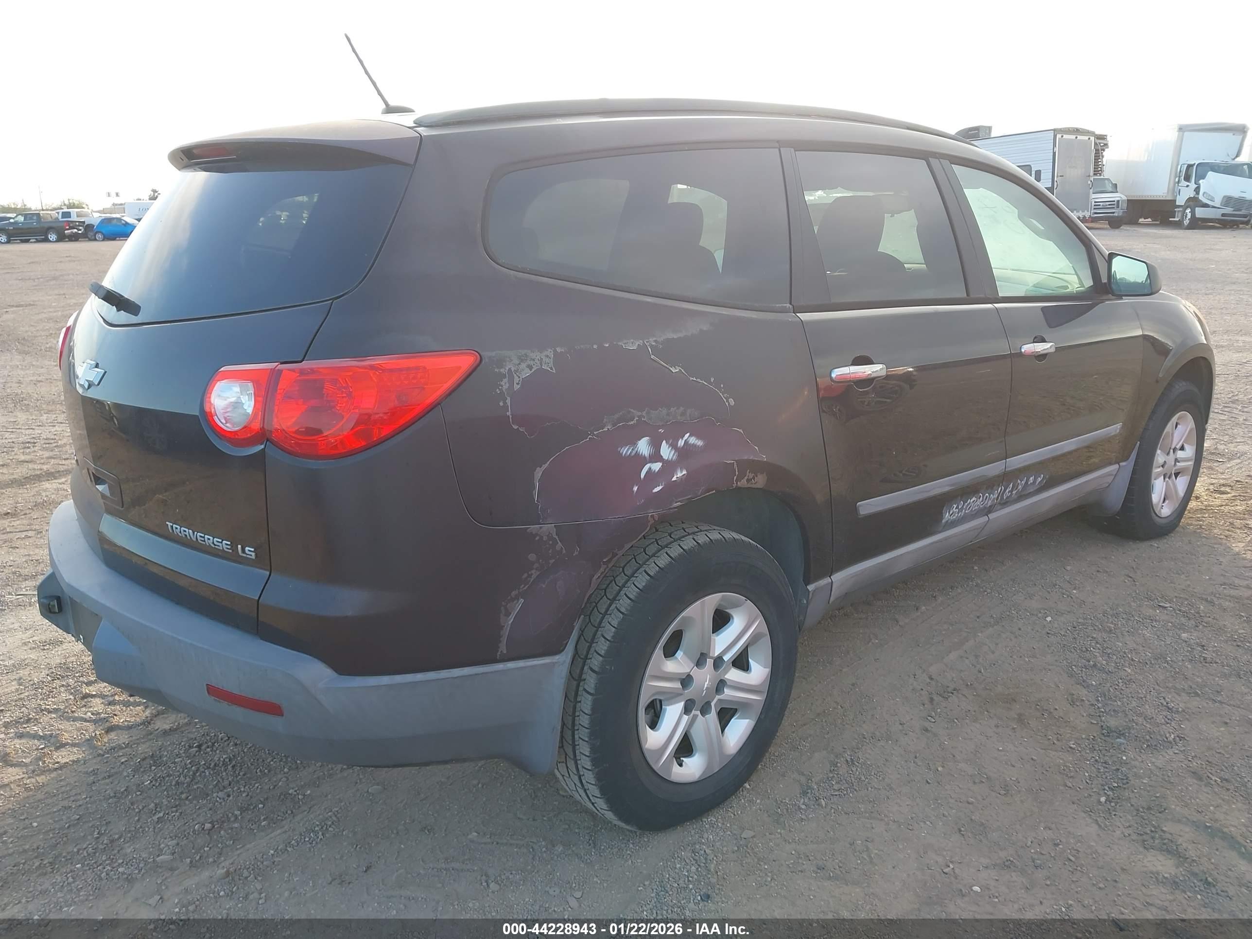 CHEVROLET TRAVERSE image 4