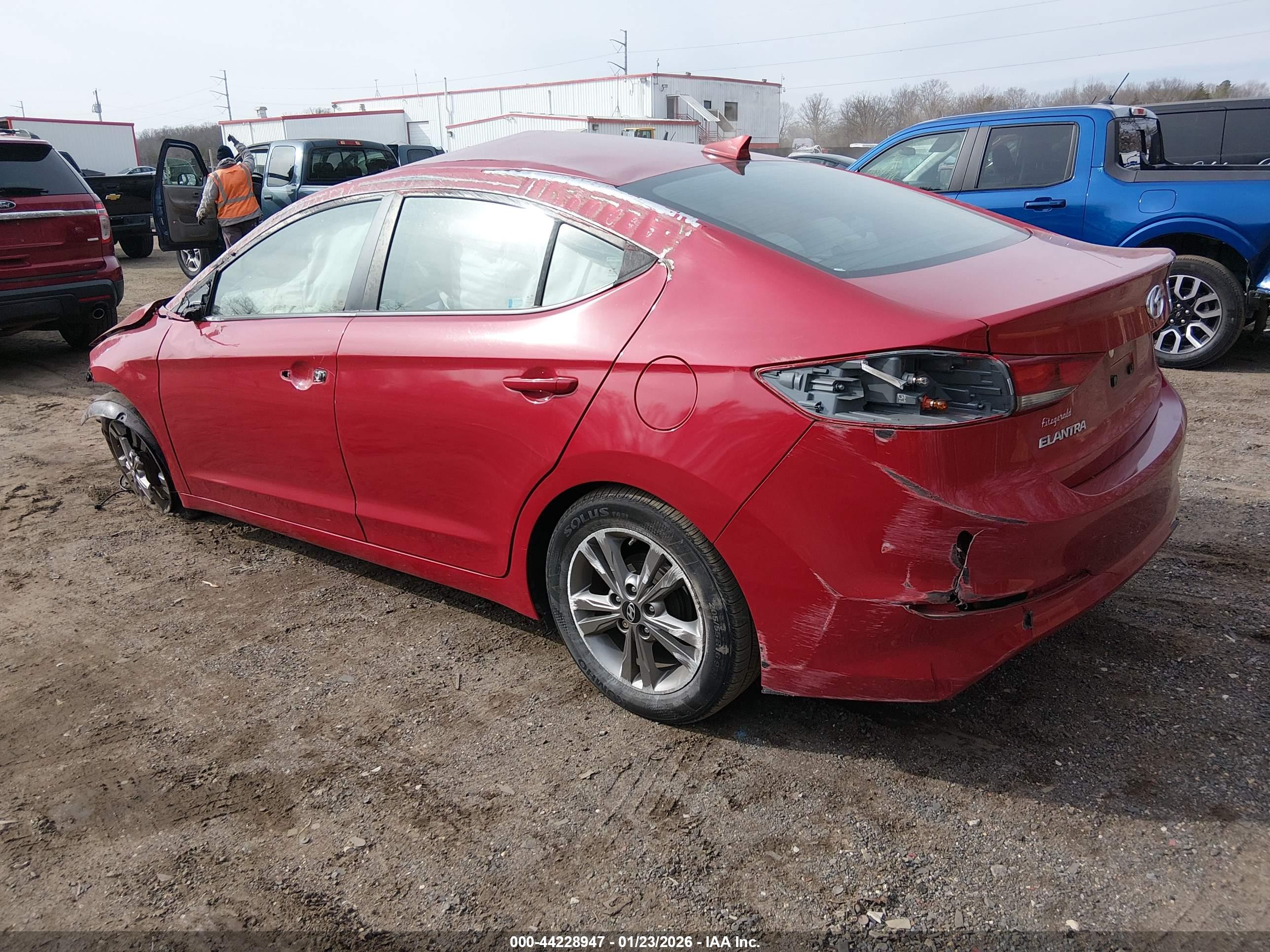 HYUNDAI ELANTRA image 3