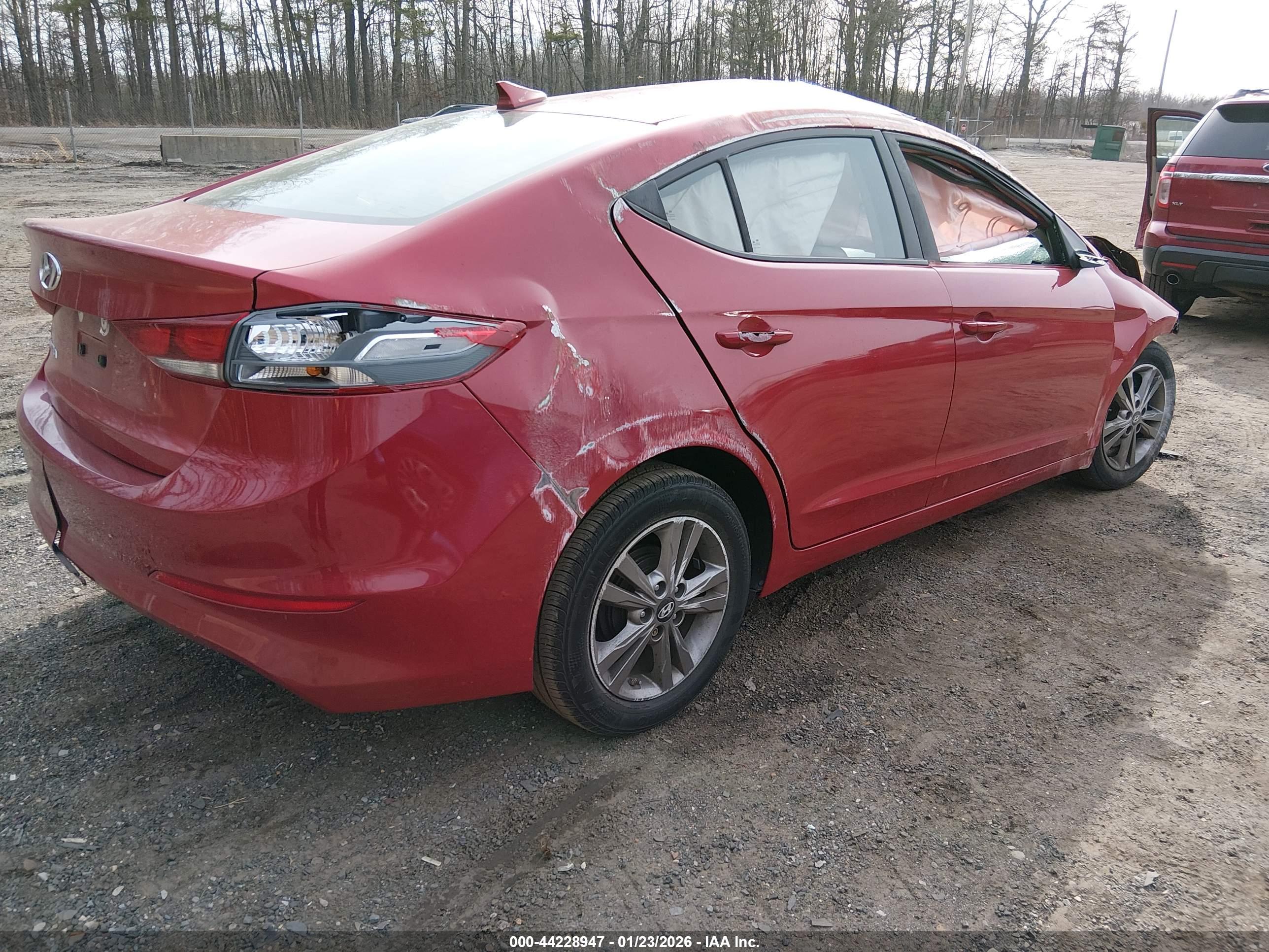 HYUNDAI ELANTRA image 4