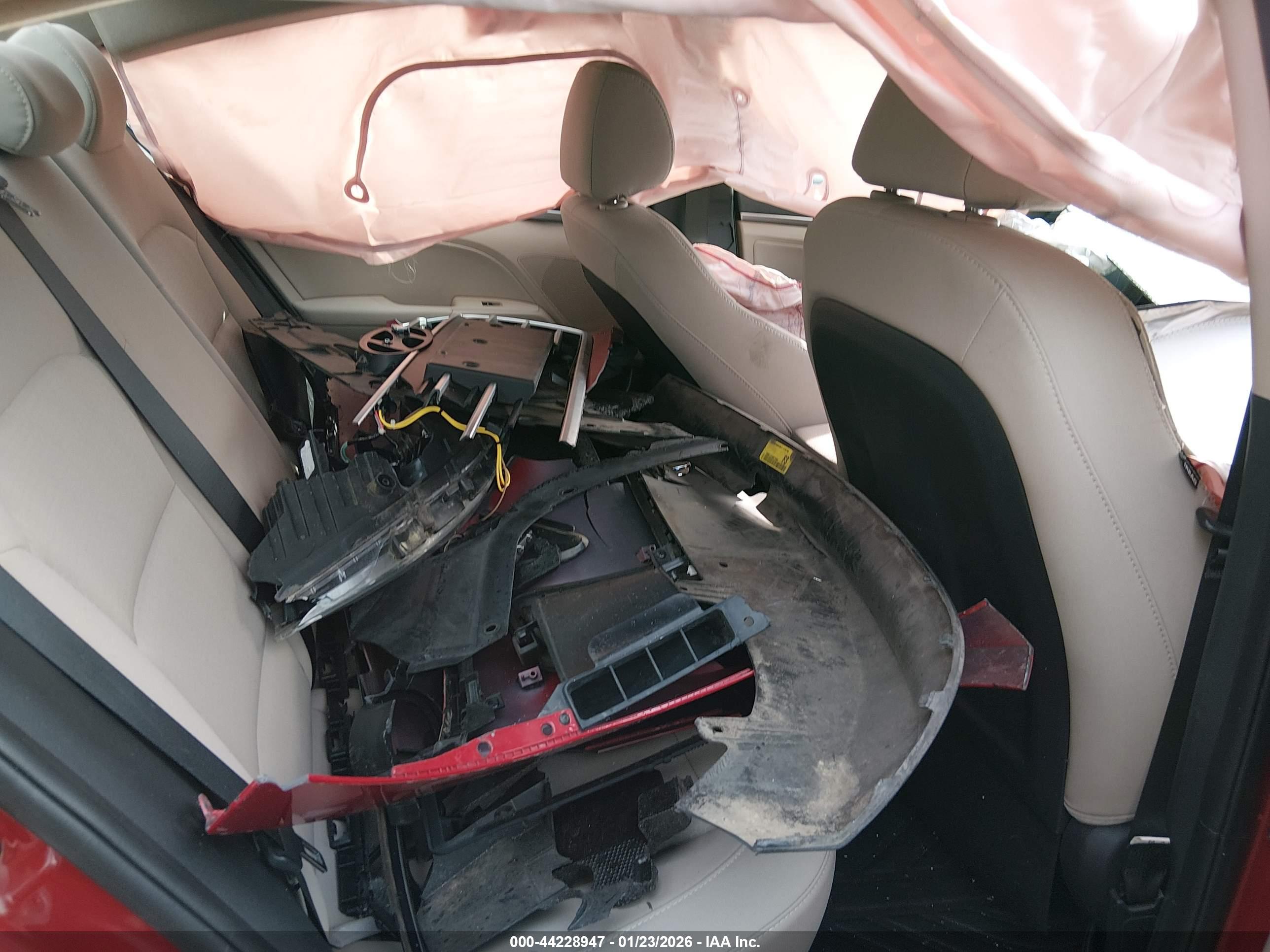 HYUNDAI ELANTRA image 8